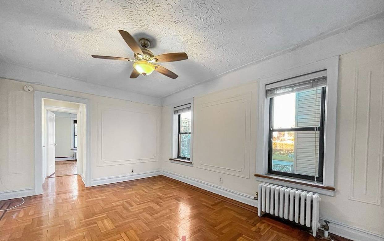 #3 photo, 79th Street & 3rd Ave, ব্রুকলিন Bay Ridge , NY 11209