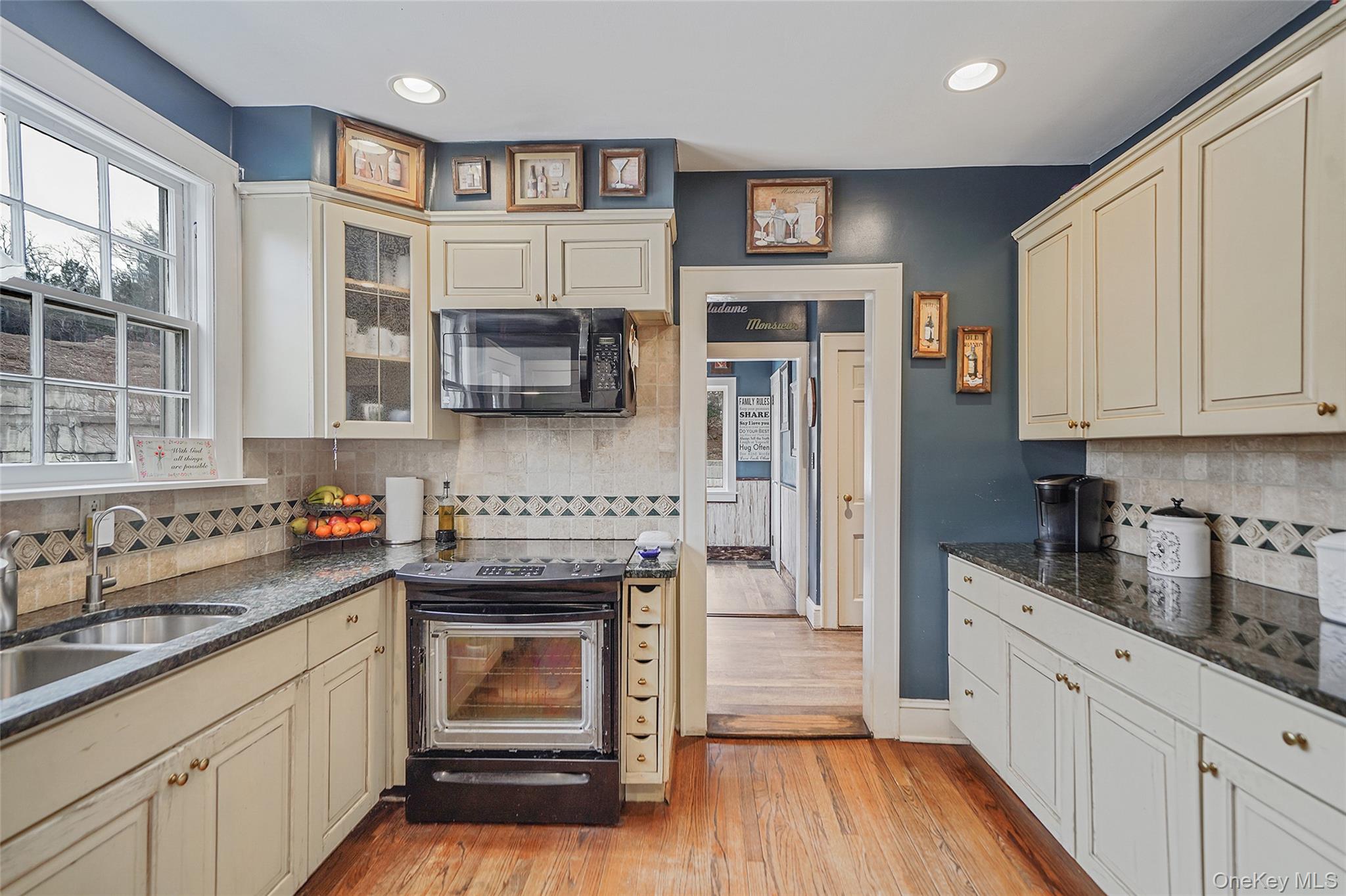 #18 photo, 195 Cedar Swamp Road, Glen Head , NY 11545