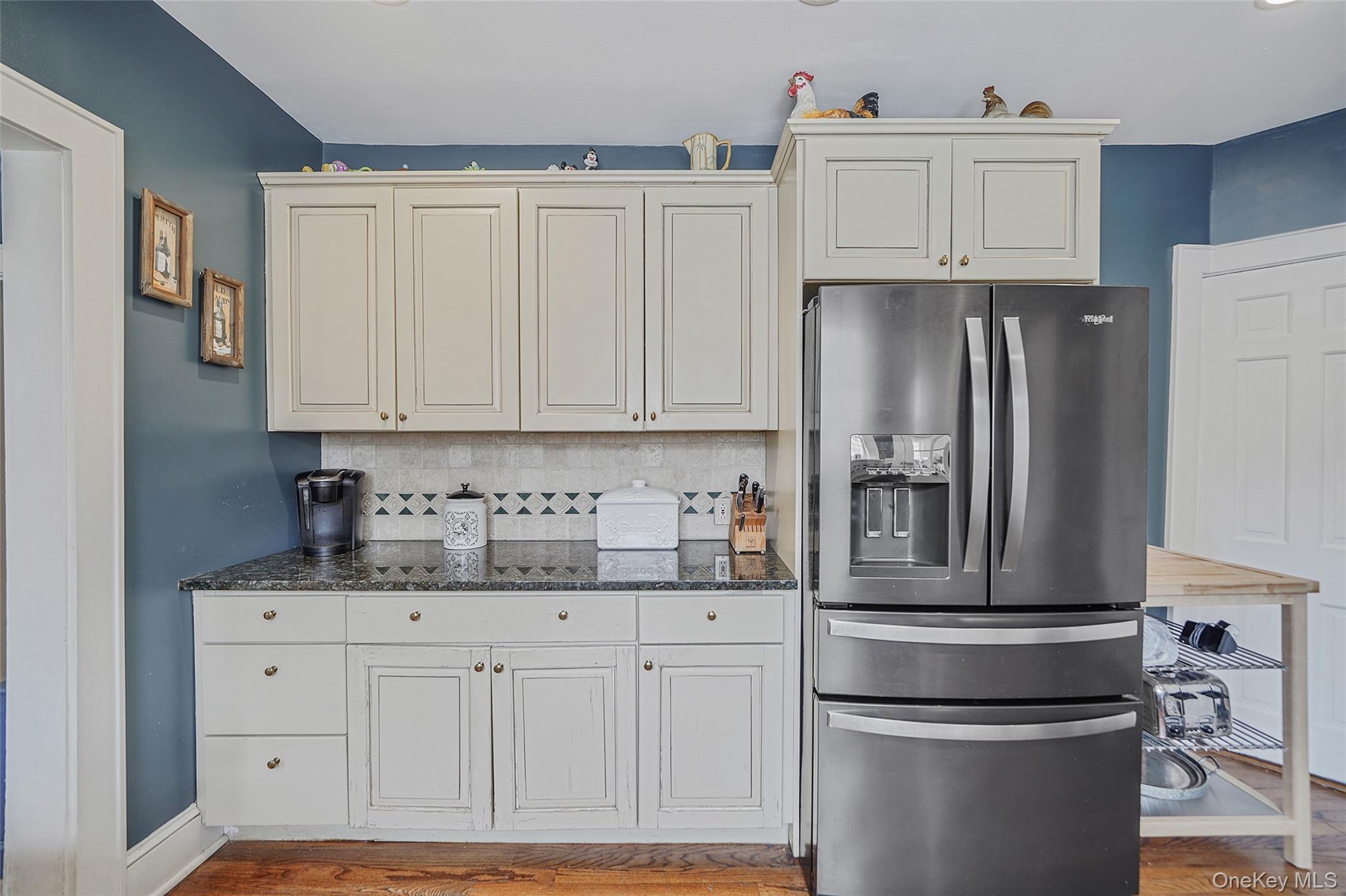 #19 photo, 195 Cedar Swamp Road, Glen Head , NY 11545