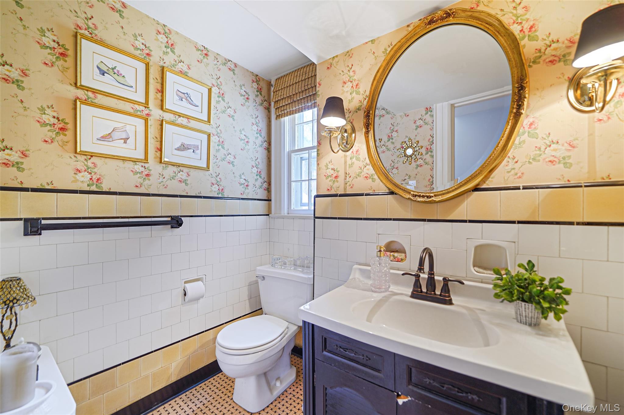 #20 photo, 195 Cedar Swamp Road, Glen Head , NY 11545