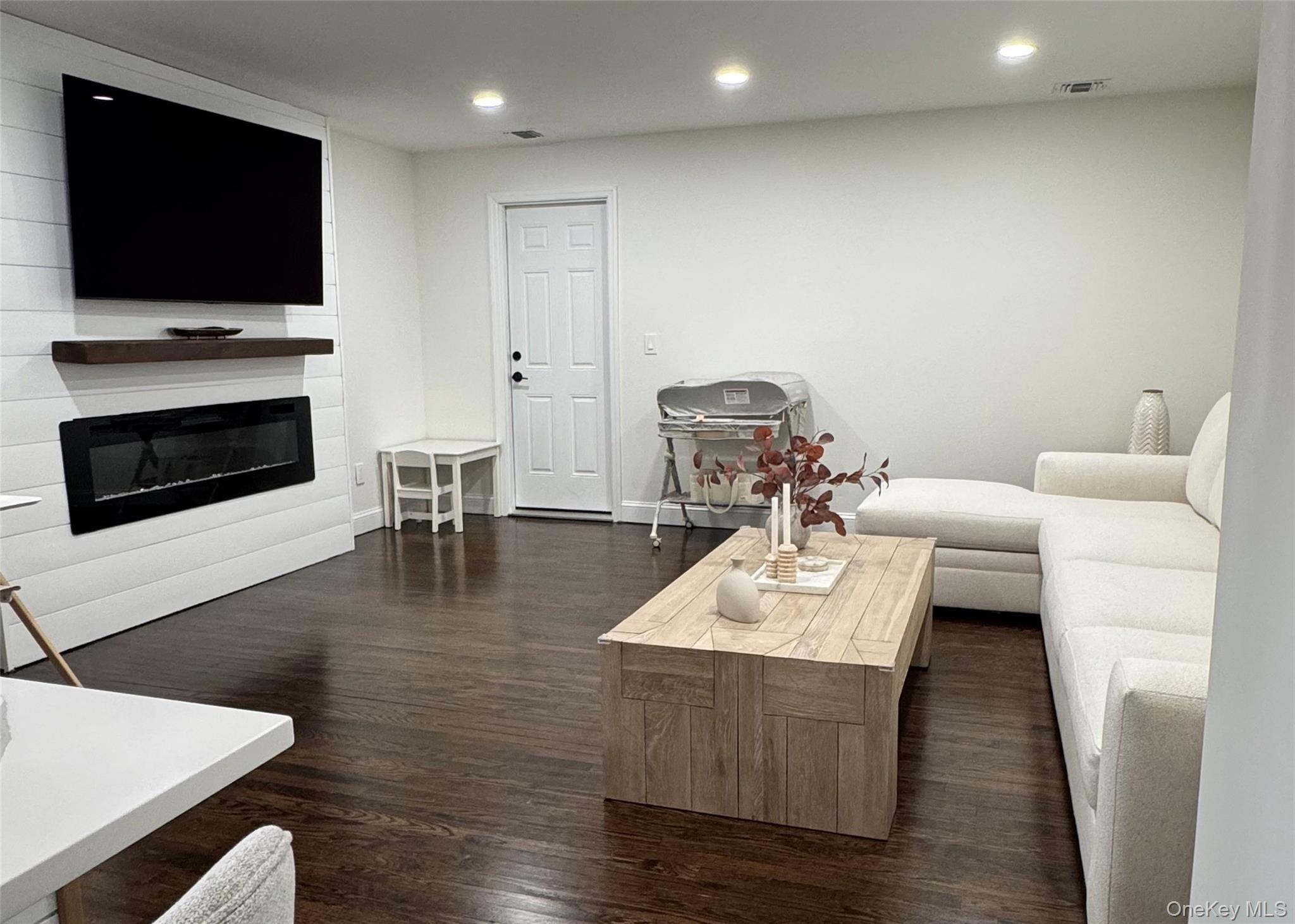 #5 photo, 43 W Shore Road, সাফোক কাউন্টি Oakdale , NY 11769