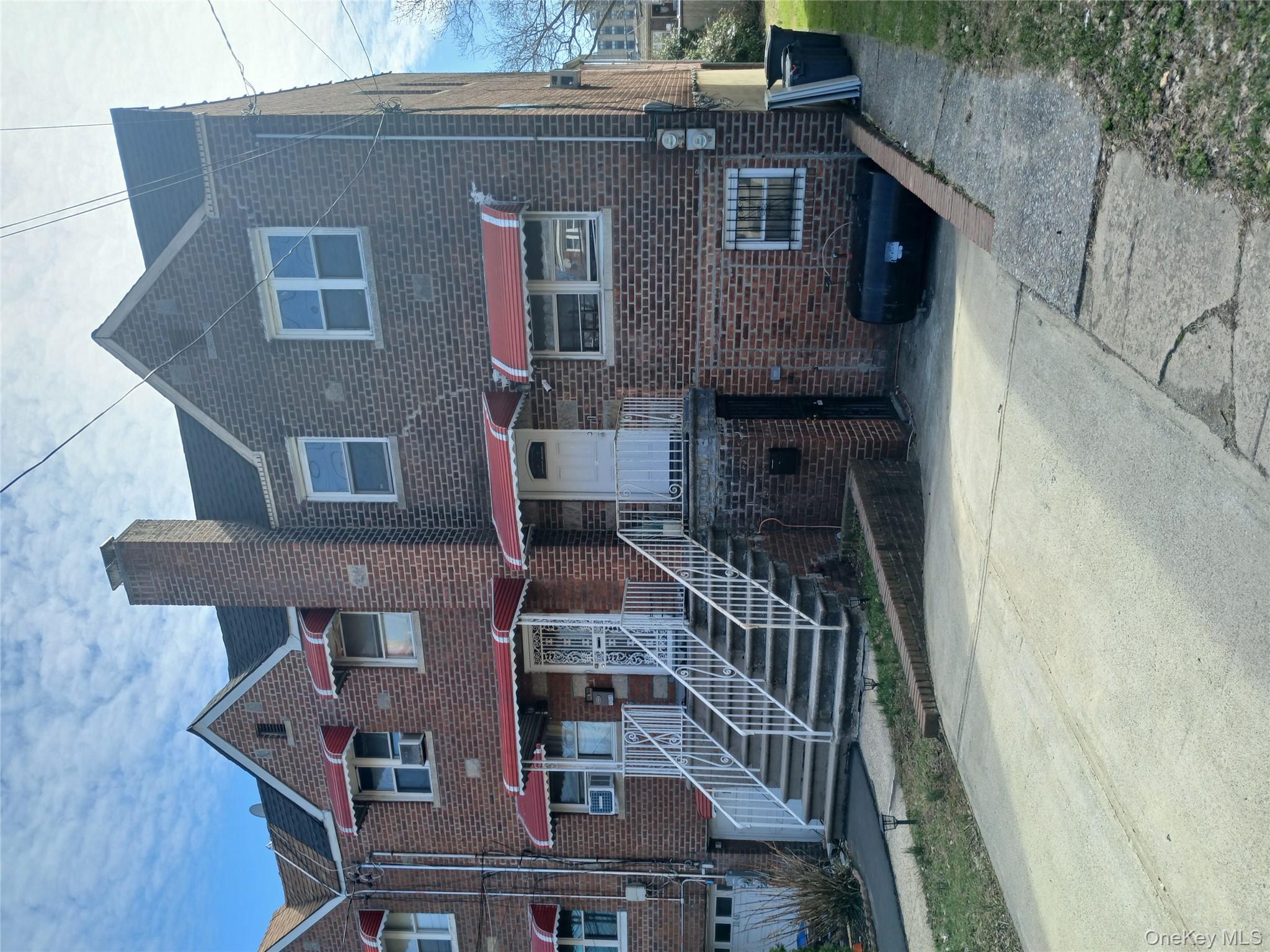 #1 photo, 1042 E 233rd Street, ব্রঙ্কস Bronx , NY 10466