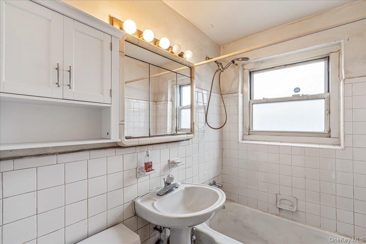 #12 photo, 152-10 Melbourne Avenue, কুইন্‌স Flushing , NY 11367