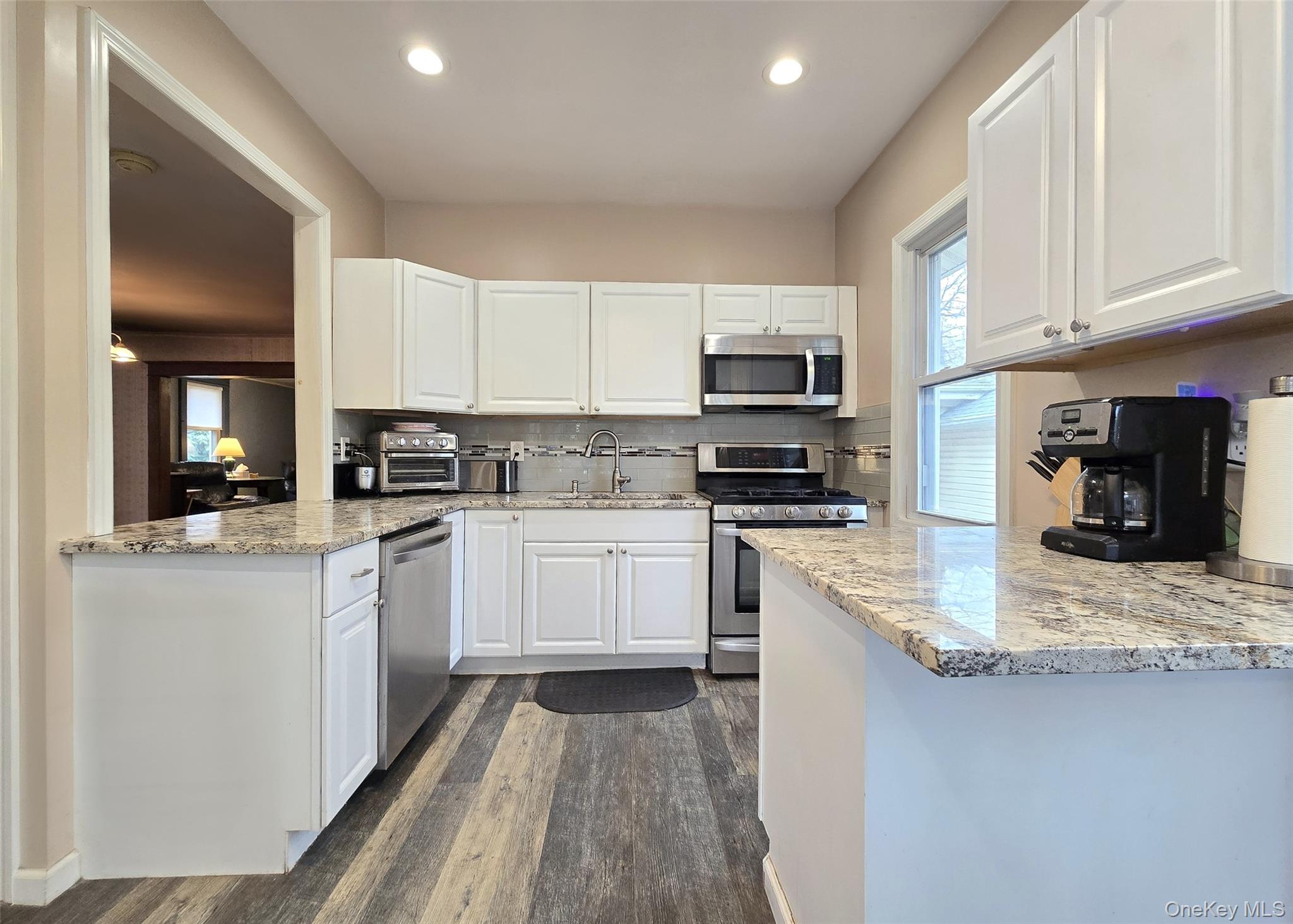 #2 photo, 473 Michigan Street, सफ़ोक काउंटी Ronkonkoma , NY 11779