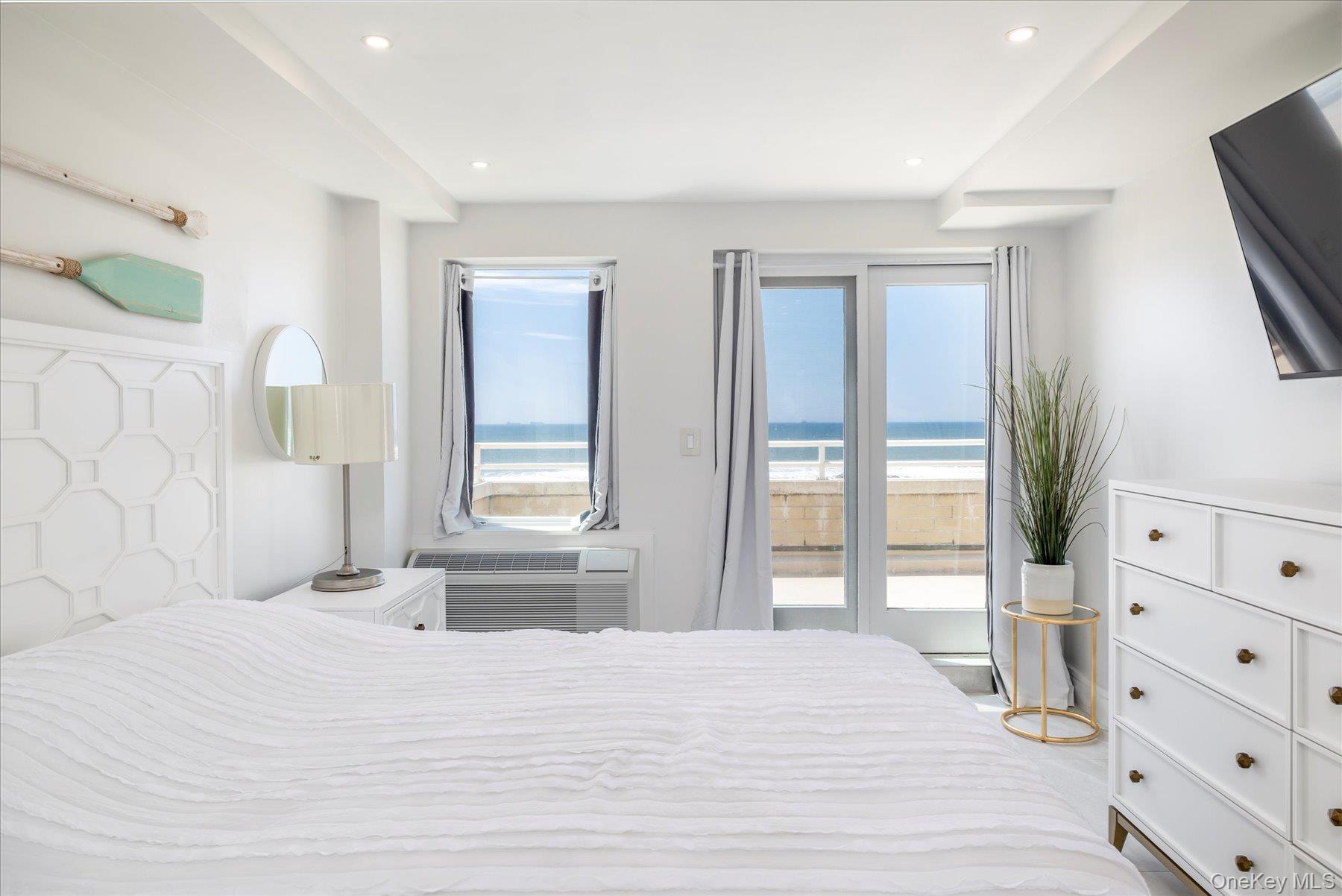 #11 photo, 450 W Broadway, Long Beach , NY 11561