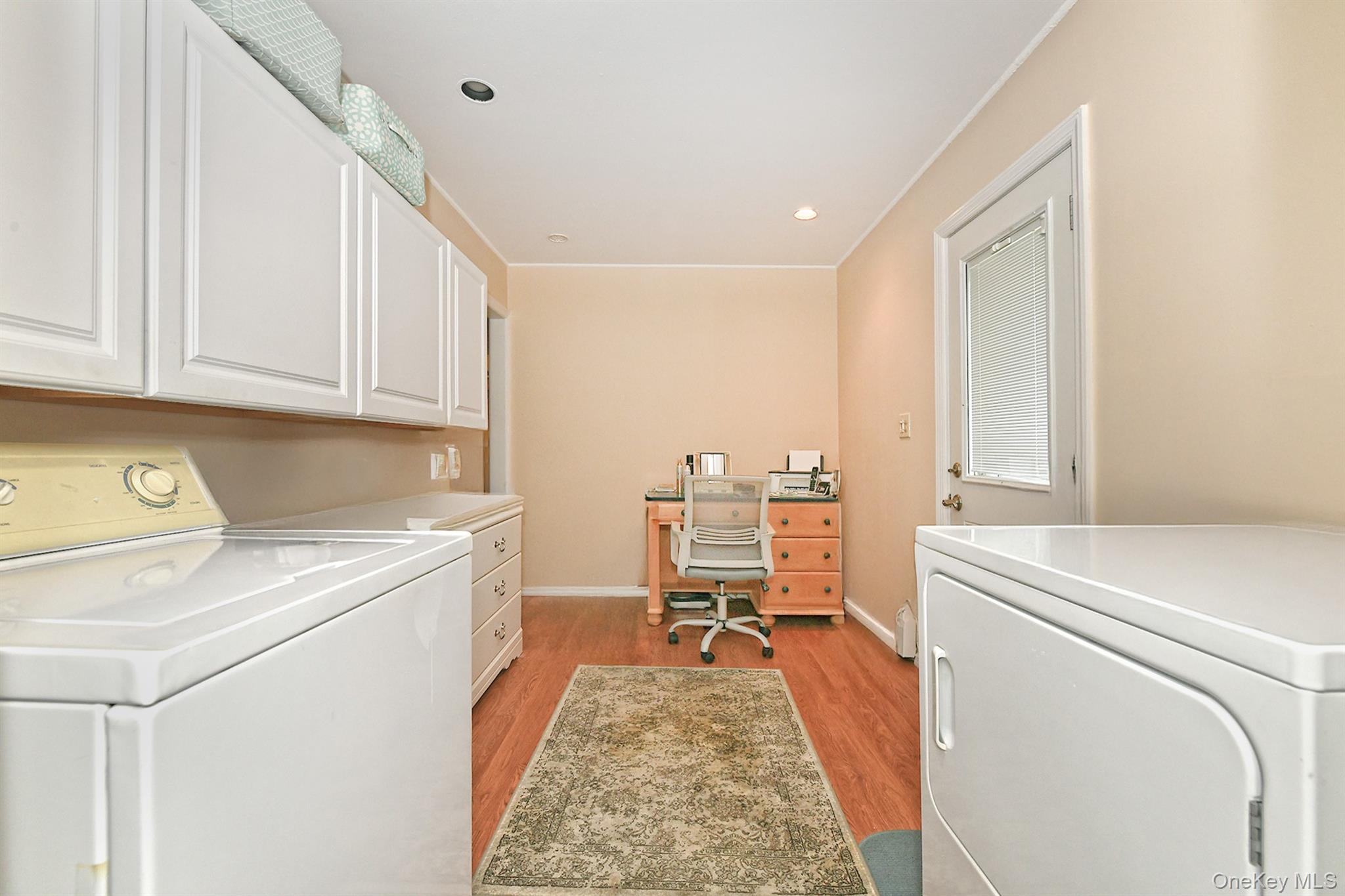 #11 photo, 38 Moss Lane, নাসাউ কাউন্টি Levittown , NY 11756