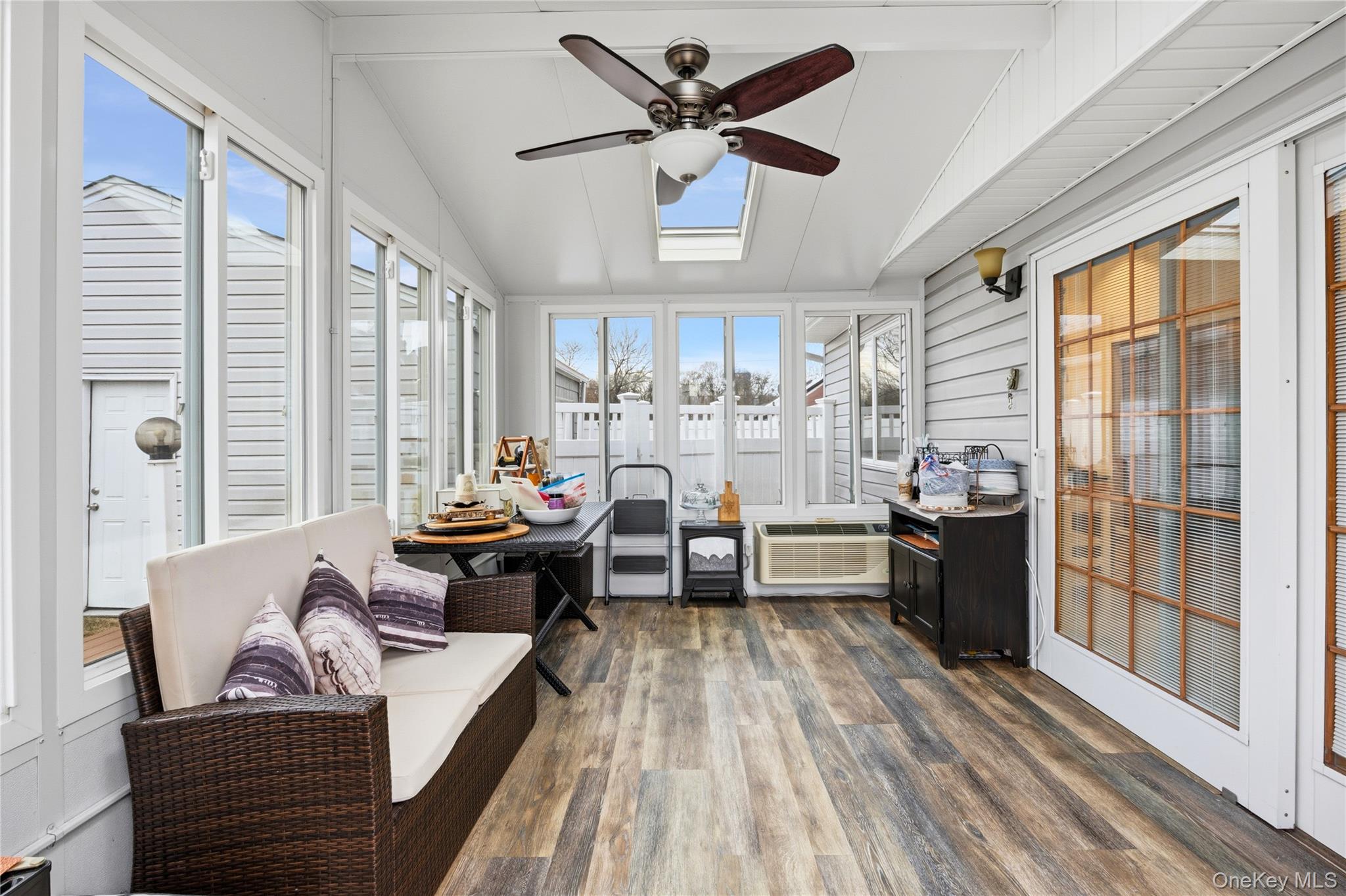 #18 photo, 1396 Wilson Road, নাসাউ কাউন্টি East Meadow , NY 11554