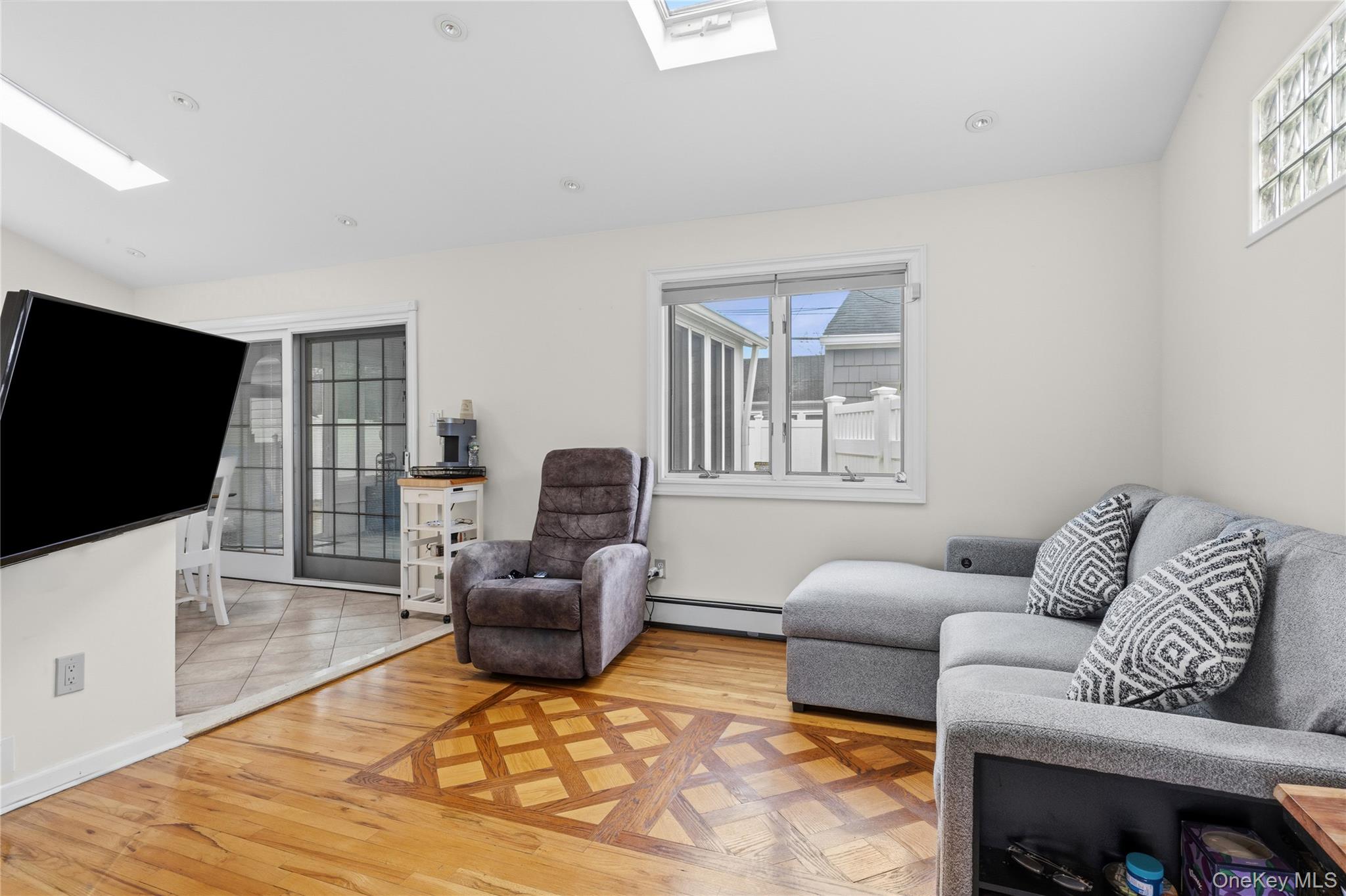 #6 photo, 1396 Wilson Road, নাসাউ কাউন্টি East Meadow , NY 11554