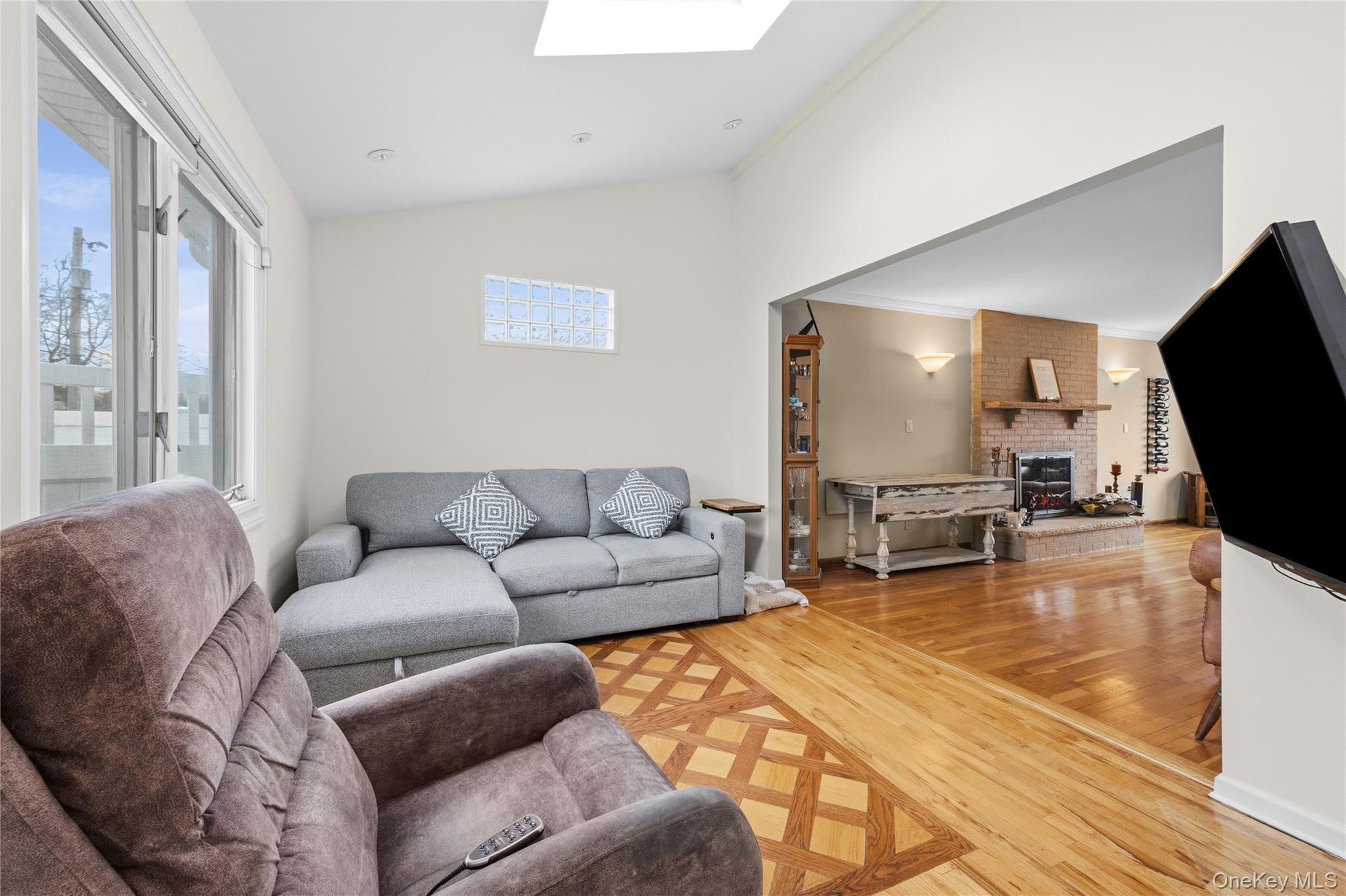 #7 photo, 1396 Wilson Road, নাসাউ কাউন্টি East Meadow , NY 11554