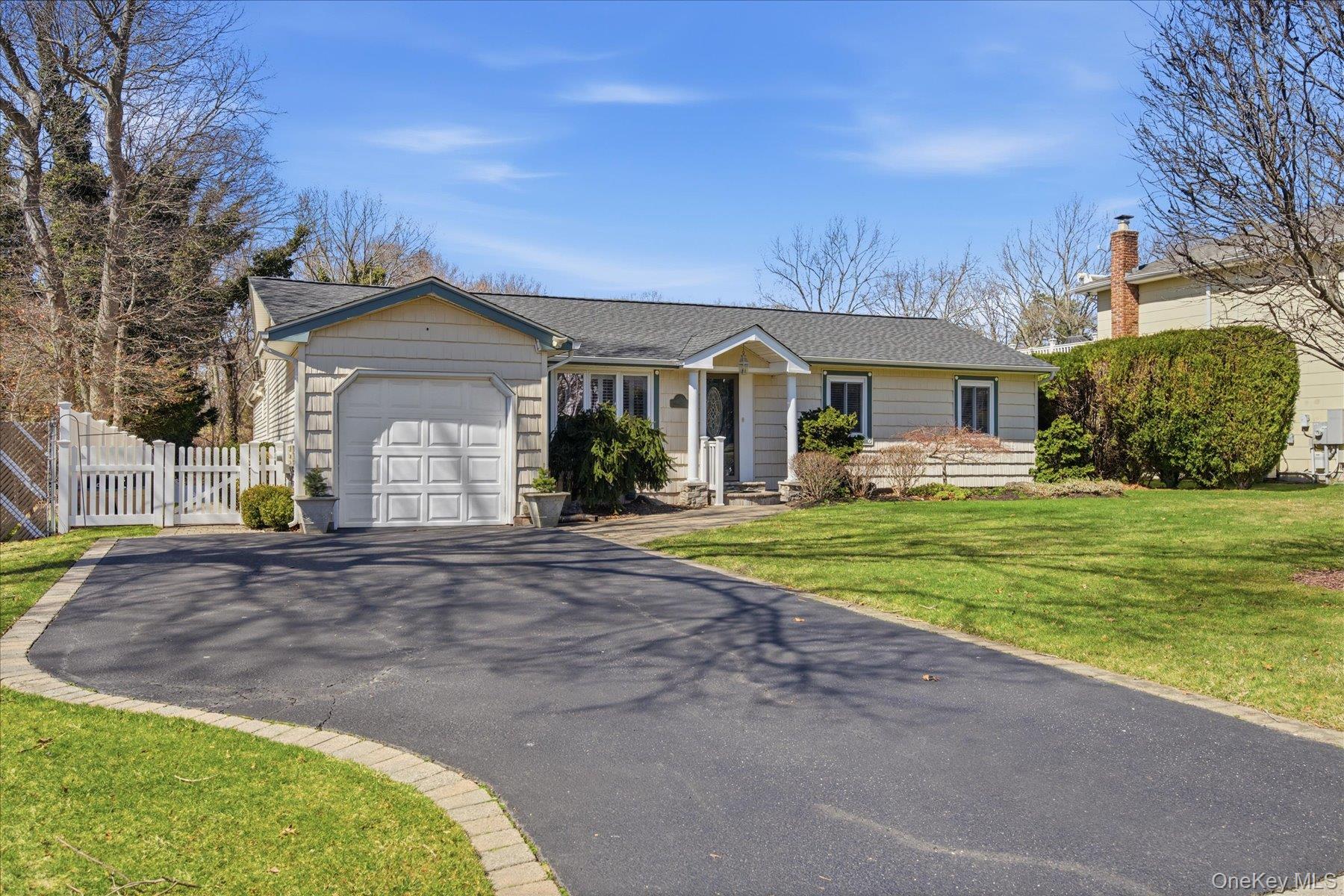 #1 photo, 8 Natalie Court, সাফোক কাউন্টি Ronkonkoma , NY 11779