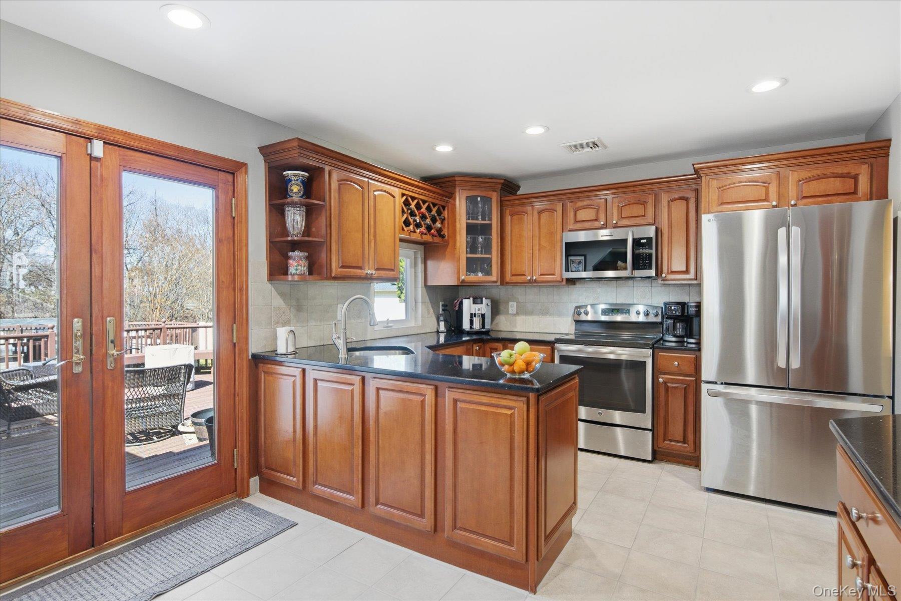 #11 photo, 8 Natalie Court, সাফোক কাউন্টি Ronkonkoma , NY 11779