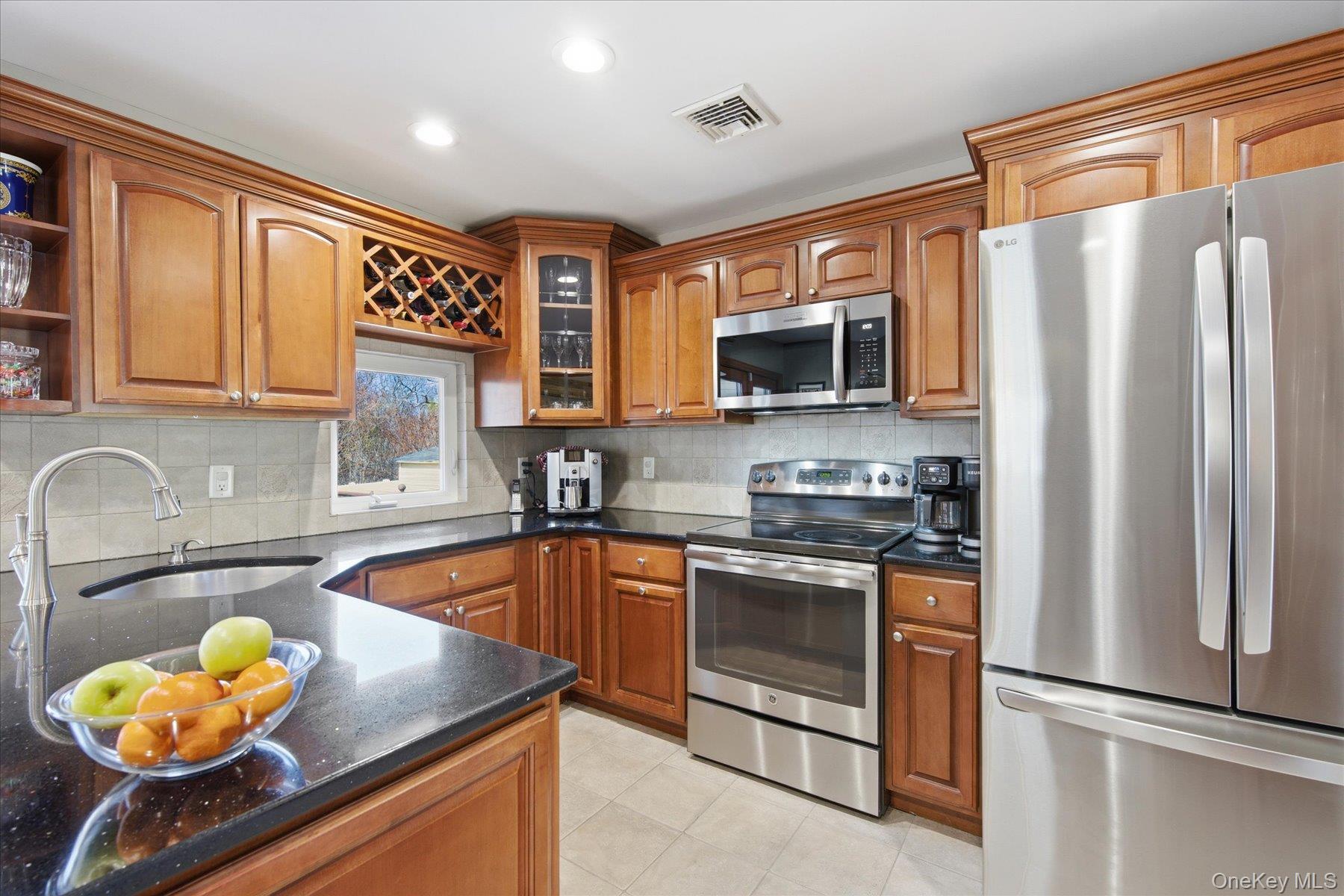 #13 photo, 8 Natalie Court, সাফোক কাউন্টি Ronkonkoma , NY 11779