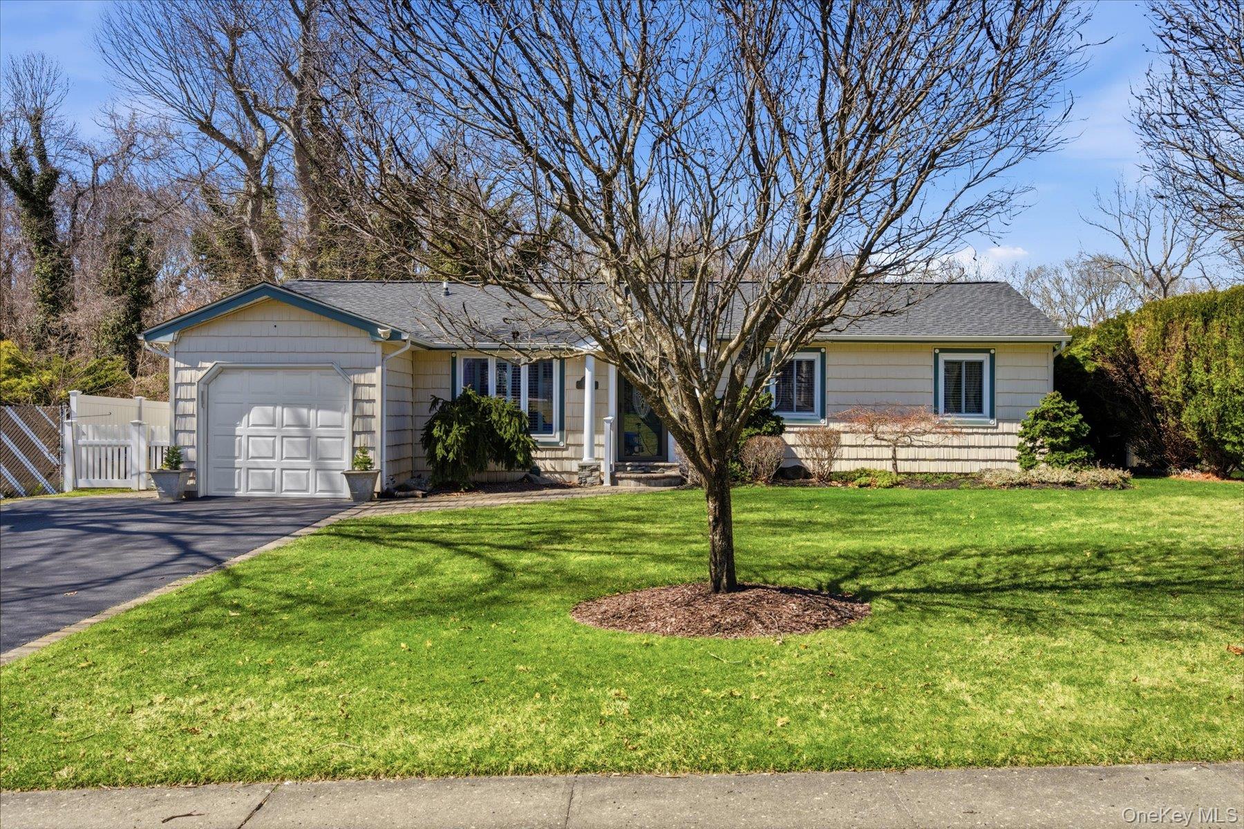 #2 photo, 8 Natalie Court, সাফোক কাউন্টি Ronkonkoma , NY 11779