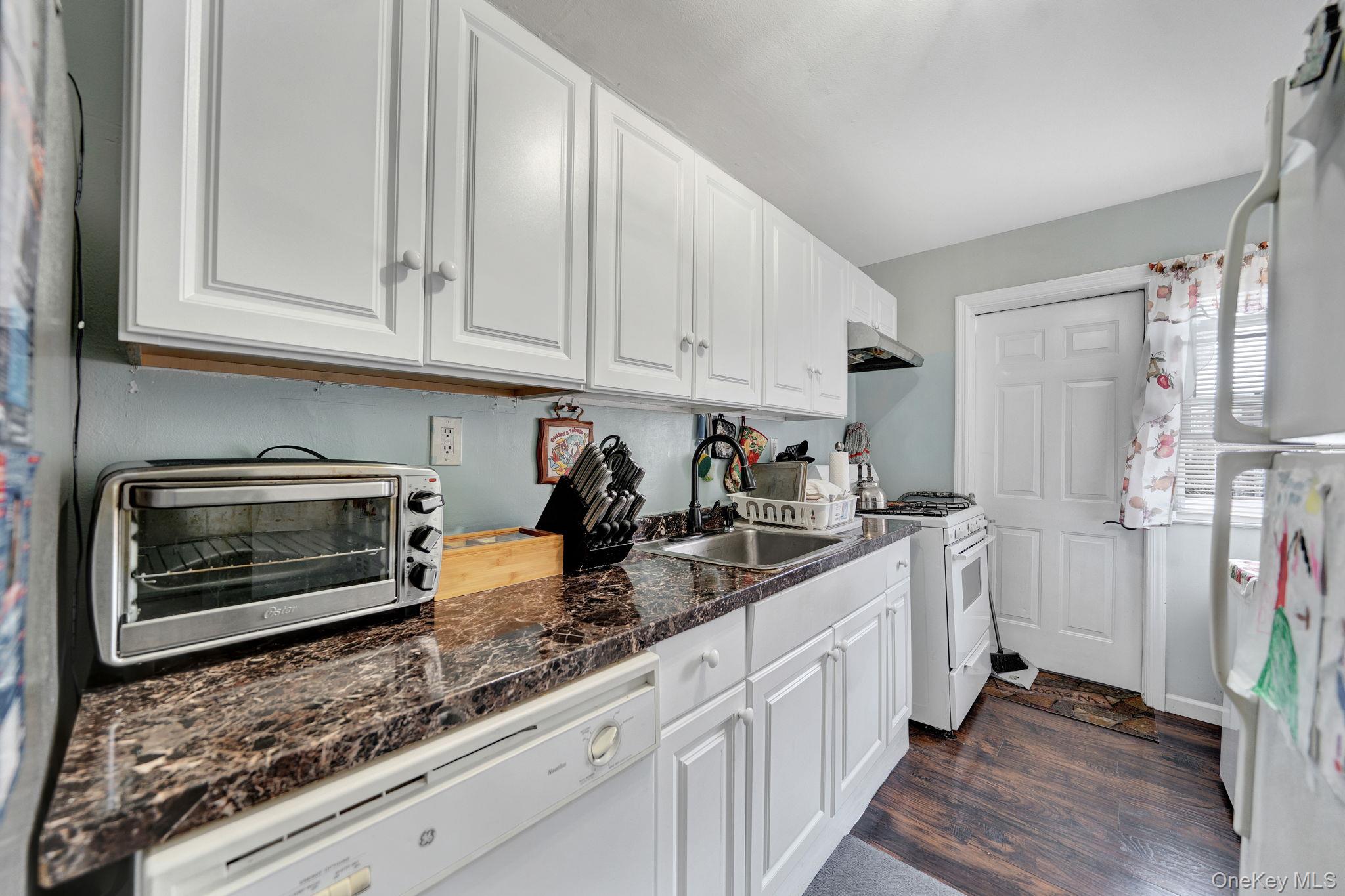 #12 photo, 1570 Grand Avenue, 롱 아일랜드 North Baldwin , NY 11510