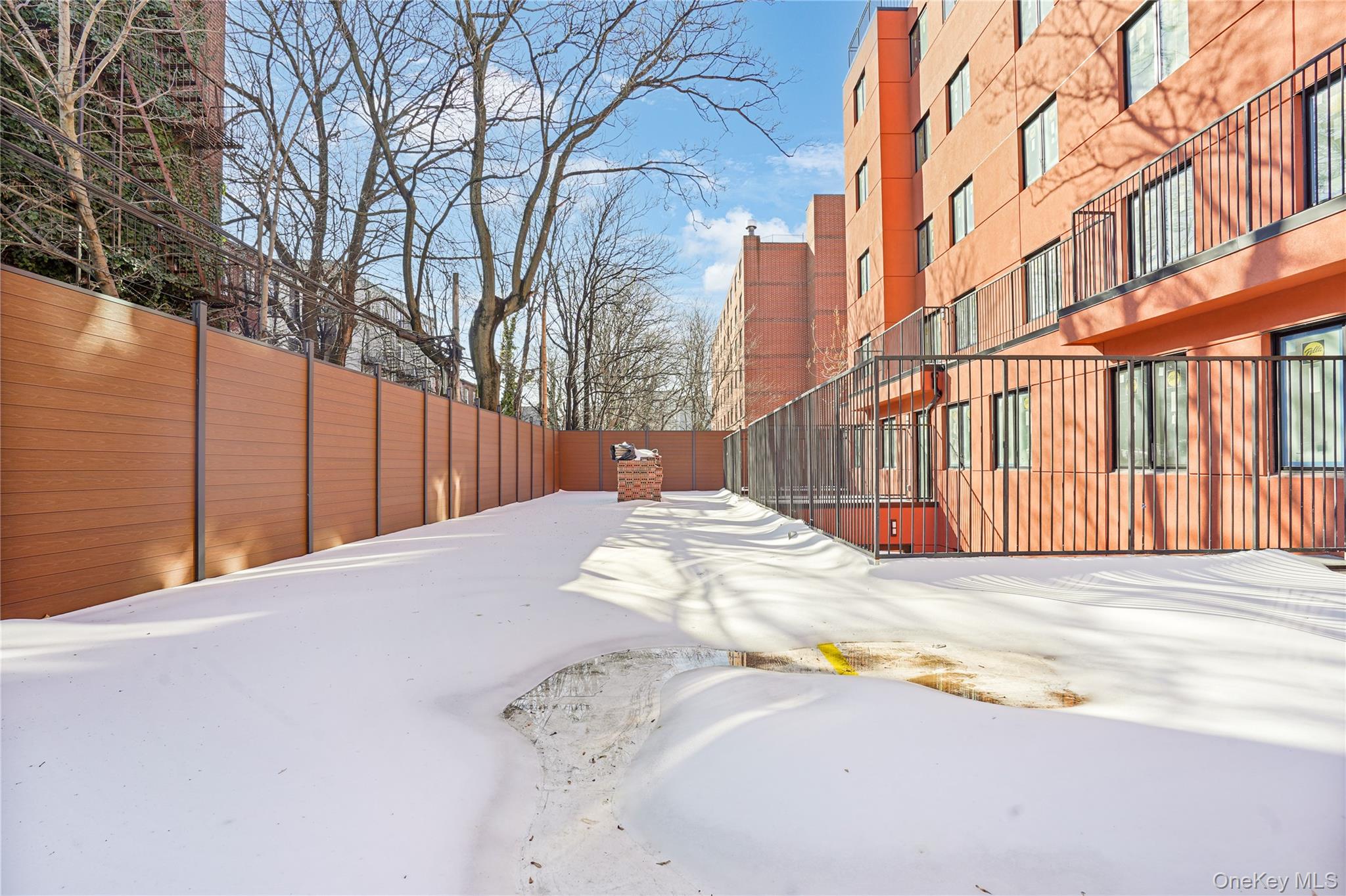 #11 photo, 376 Vernon Avenue, Бруклин ‖ Brooklyn , NY 11206