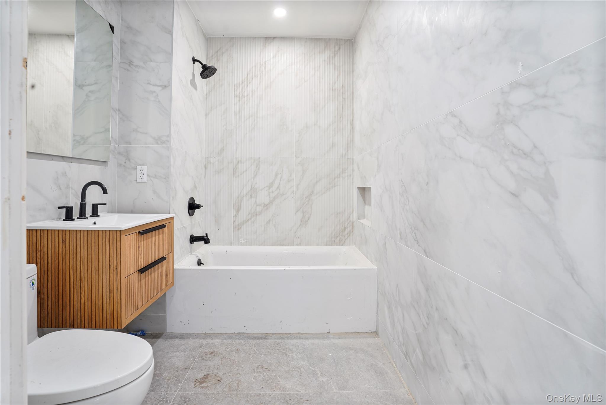 #5 photo, 376 Vernon Avenue, Бруклин ‖ Brooklyn , NY 11206