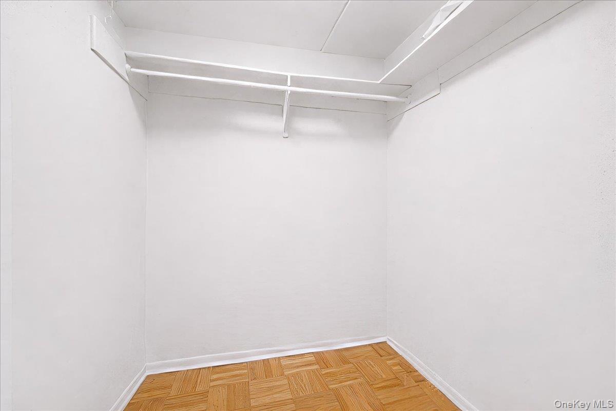 #11 photo, 2035 Central Park, Yonkers , NY 10710