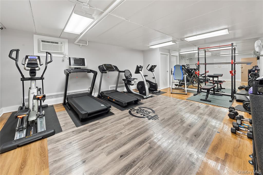 #14 photo, 2035 Central Park, Yonkers , NY 10710