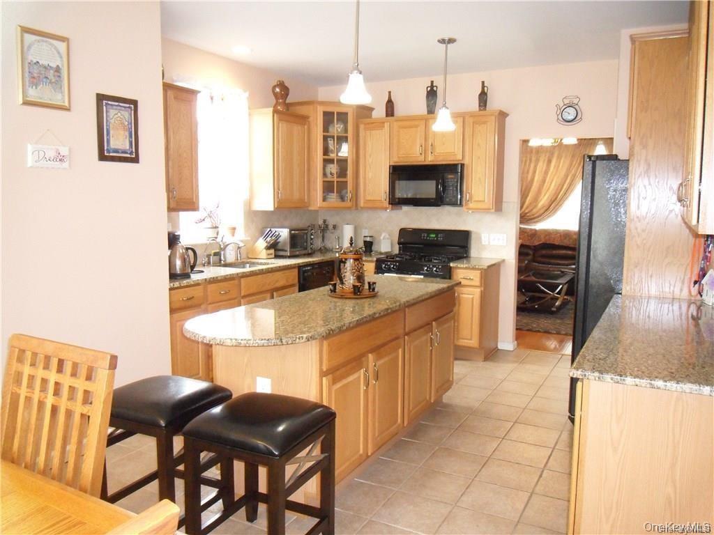 #11 photo, 6 Blackmoor Circle, Highland Mills , NY 10930