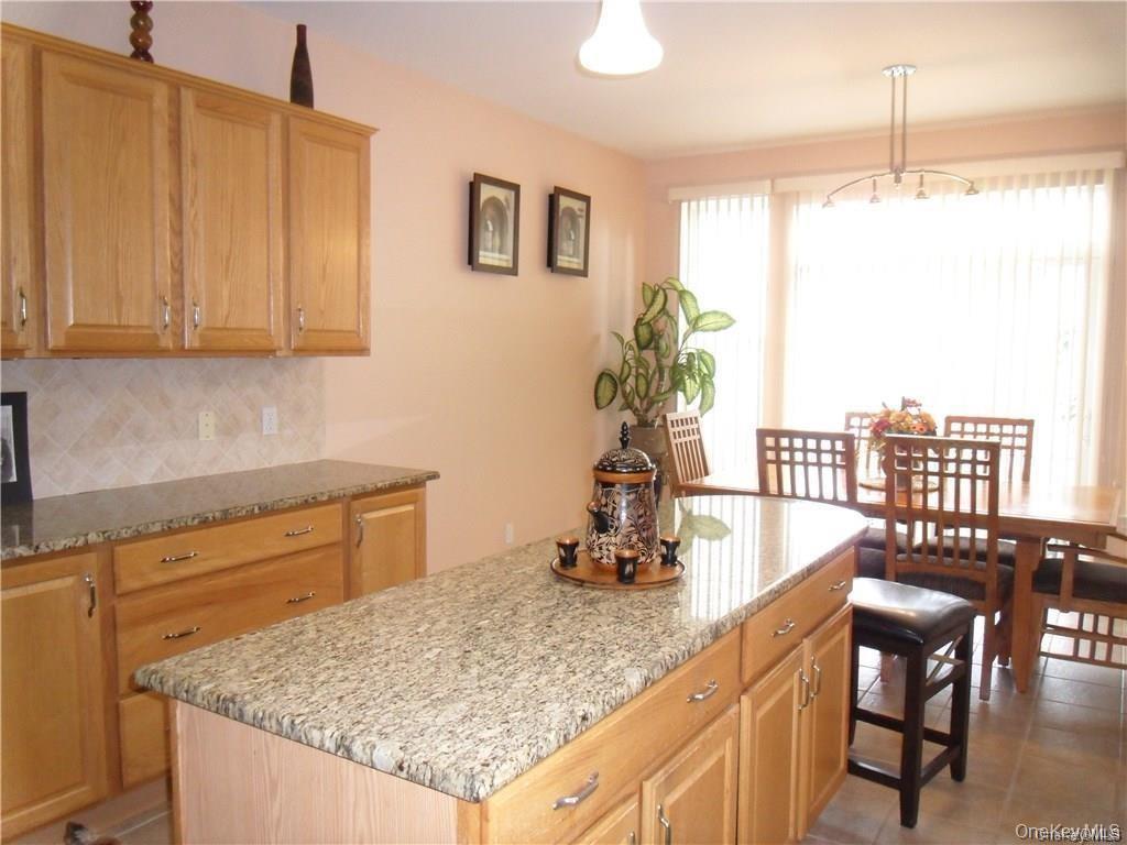 #12 photo, 6 Blackmoor Circle, Highland Mills , NY 10930