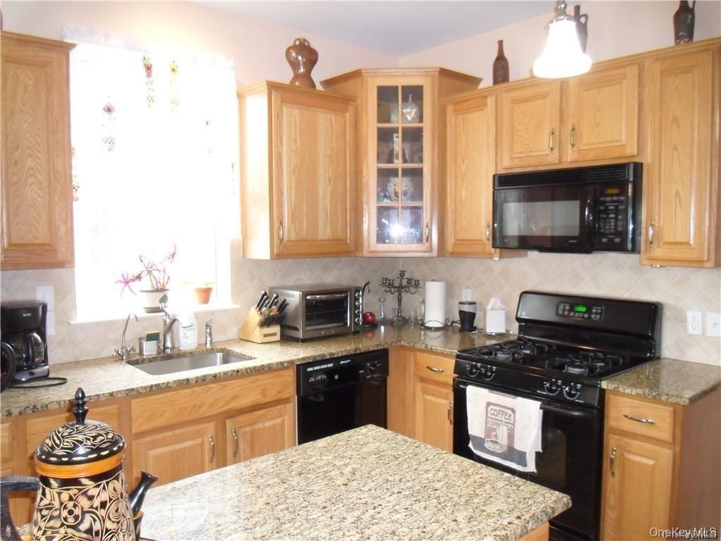 #14 photo, 6 Blackmoor Circle, Highland Mills , NY 10930