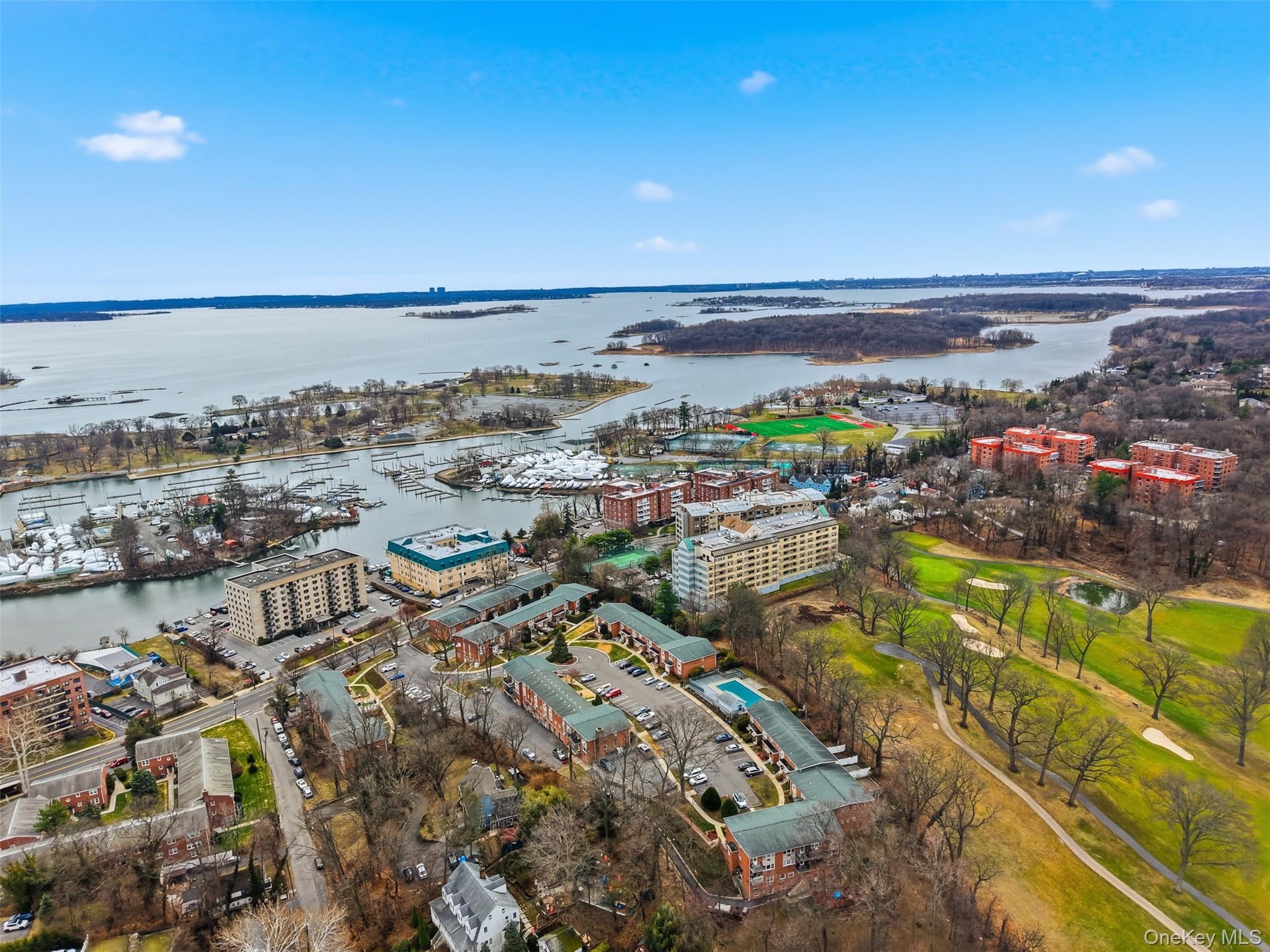 #15 photo, 667 Pelham Road, New Rochelle , NY 10805