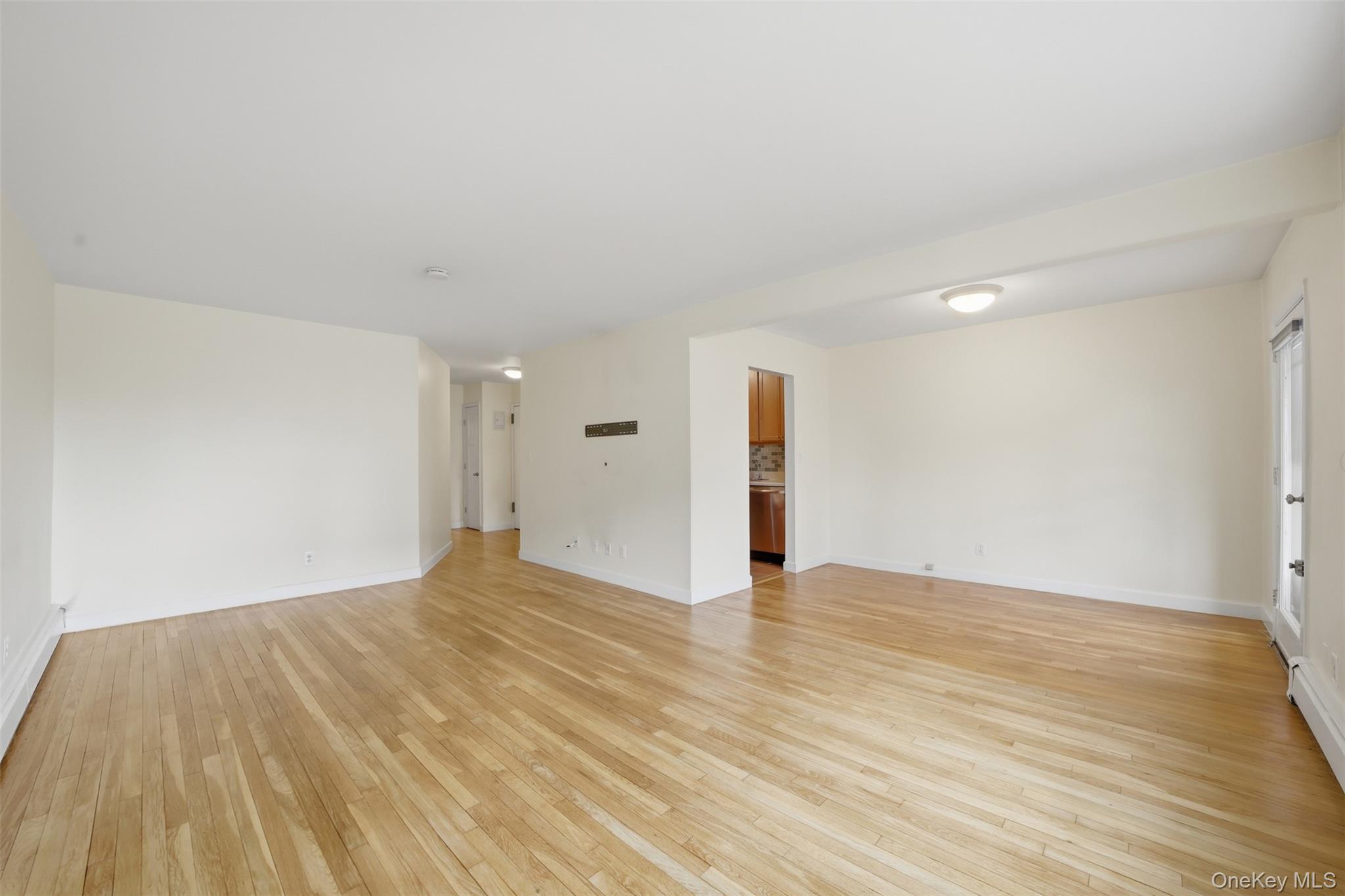 #3 photo, 667 Pelham Road, New Rochelle , NY 10805