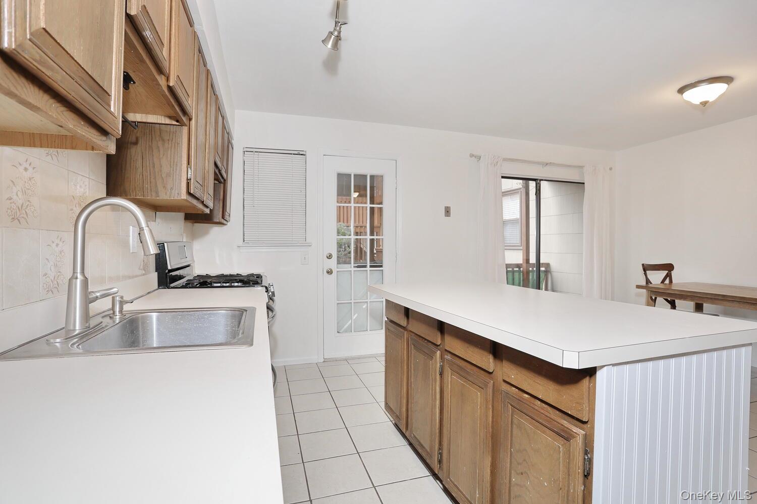 #12 photo, 26 Milford Lane, Suffern , NY 10901