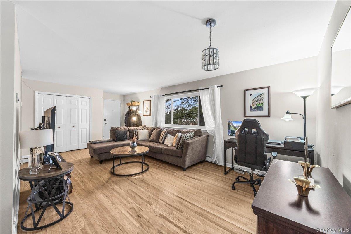 #4 photo, 782 Tuckahoe Road, Yonkers , NY 10710