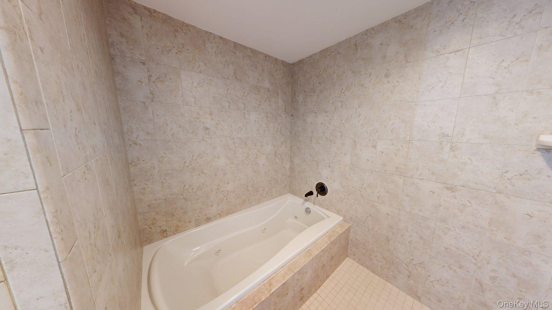 #12 photo, 1109 Round Pointe Drive, Haverstraw , NY 10927