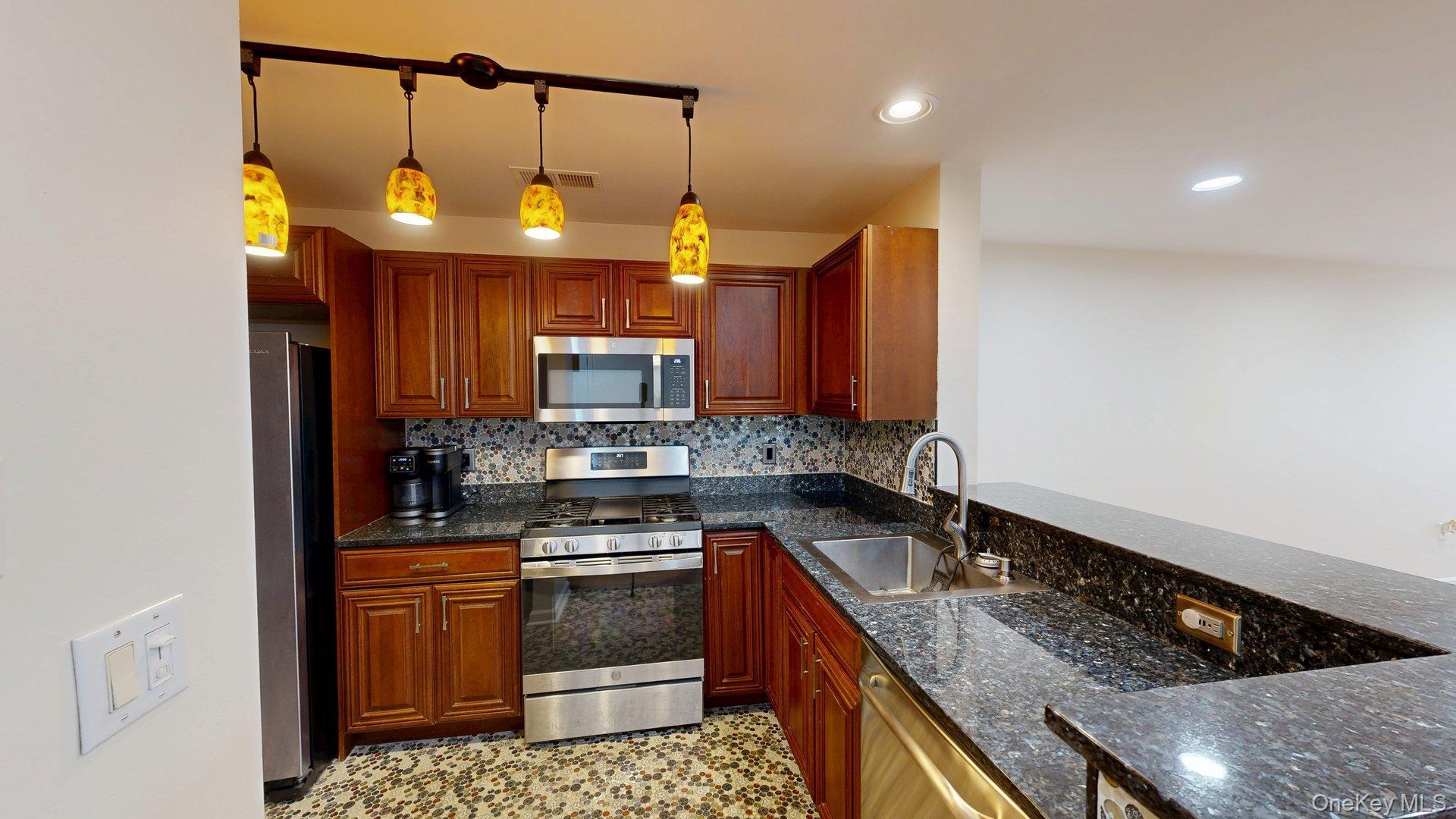 #14 photo, 1109 Round Pointe Drive, Haverstraw , NY 10927