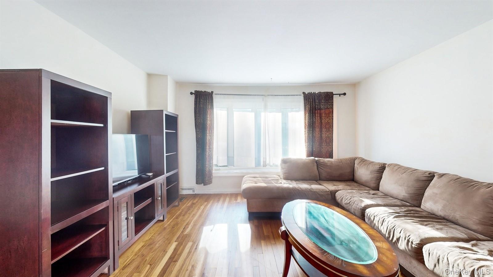 #4 photo, 10 Rumbrook Road, Elmsford , NY 10523