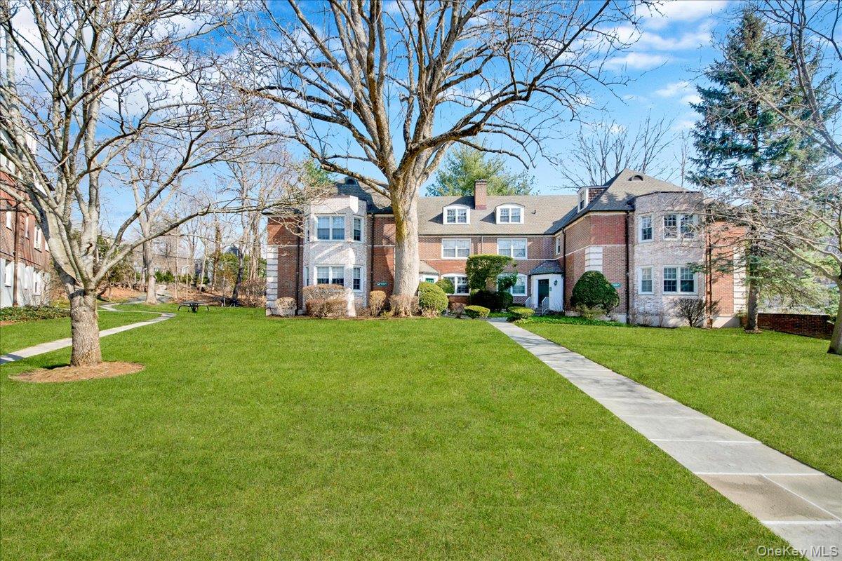 #3 photo, 3 Sentry Place, Scarsdale , NY 10583