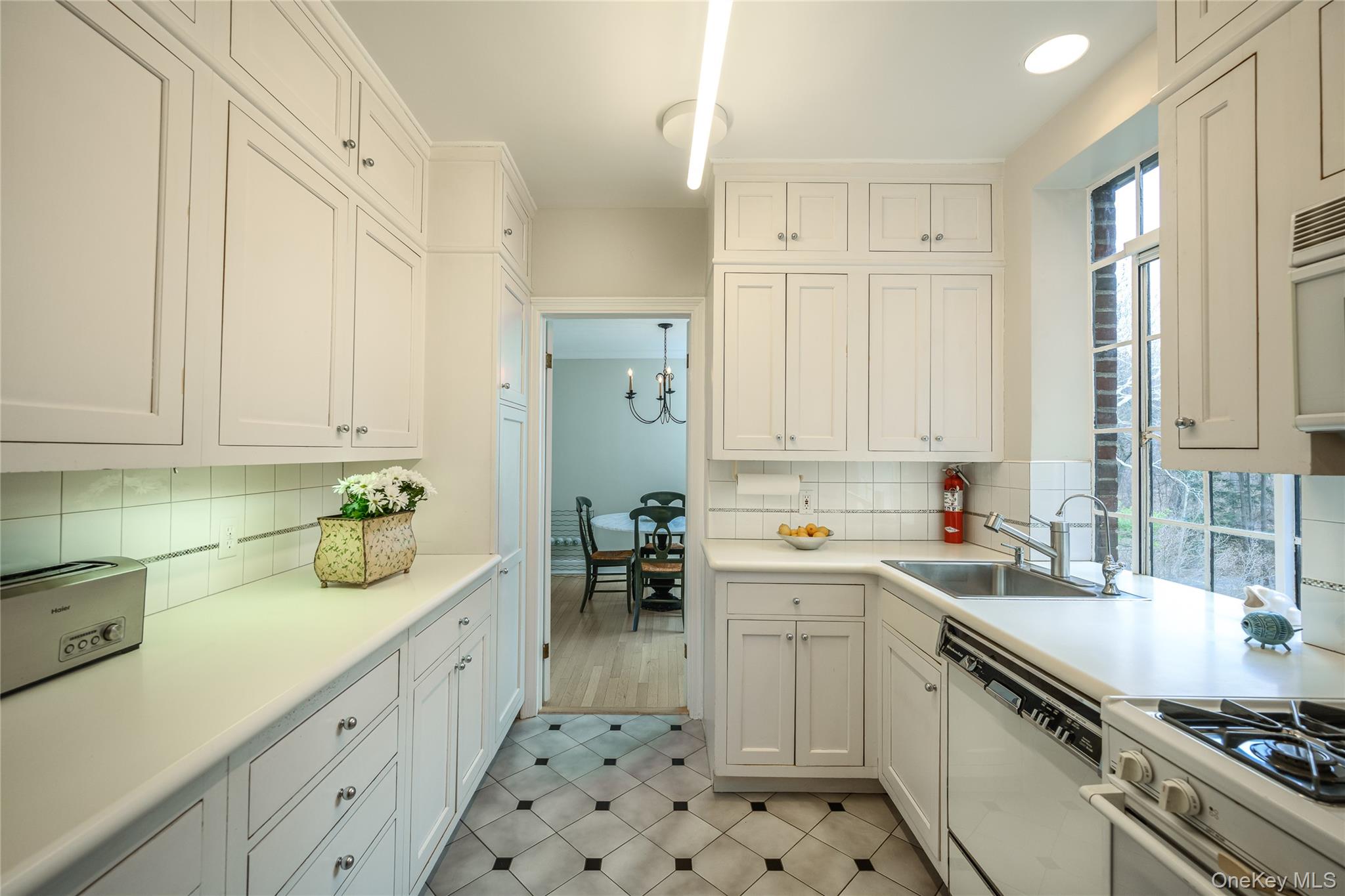 #15 photo, 100 Ardsley Avenue, Irvington , NY 10533