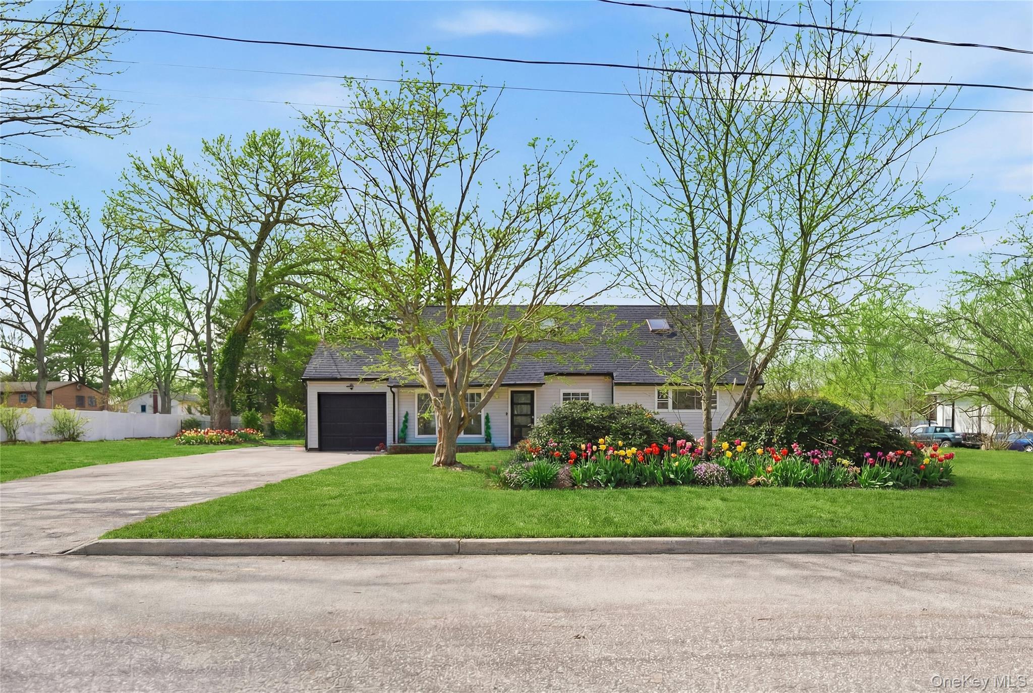 #1 photo, 56 Pennaquid Road, সাফোক কাউন্টি Coram , NY 11727