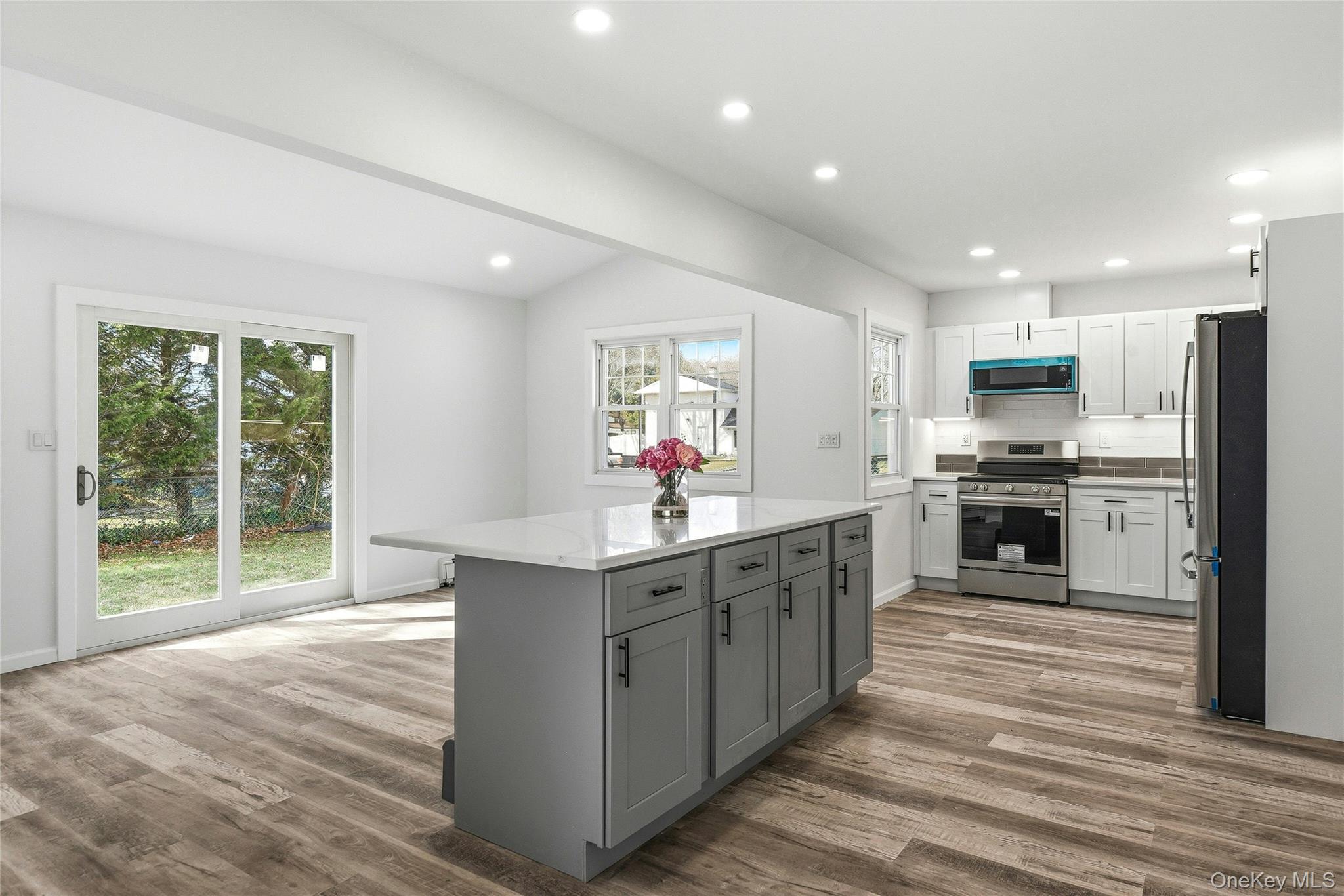 #2 photo, 56 Pennaquid Road, সাফোক কাউন্টি Coram , NY 11727