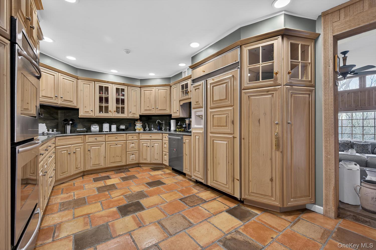 #17 photo, 23 Beaverhill Lane, সাফোক কাউন্টি Huntington , NY 11743