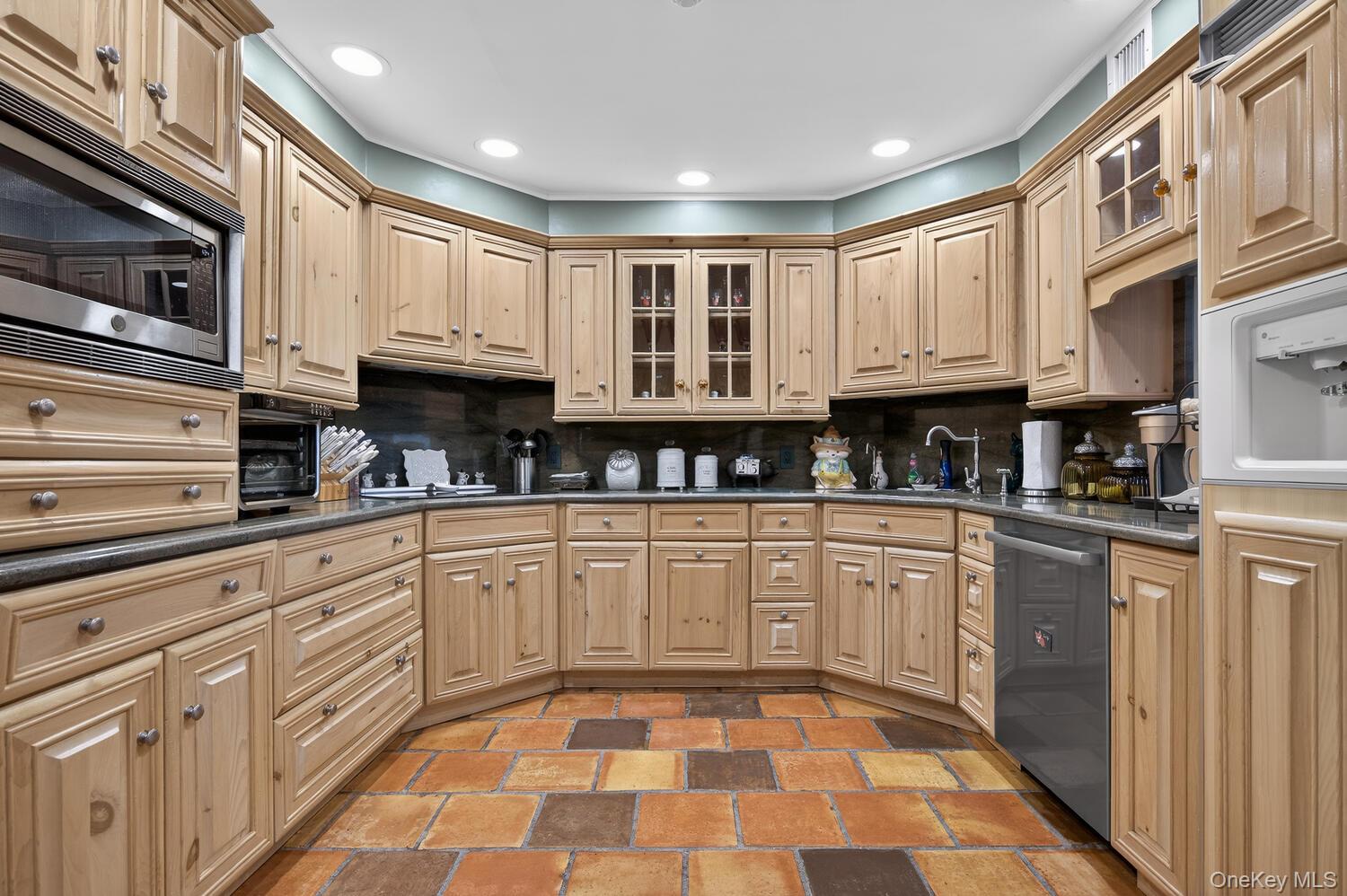 #19 photo, 23 Beaverhill Lane, সাফোক কাউন্টি Huntington , NY 11743