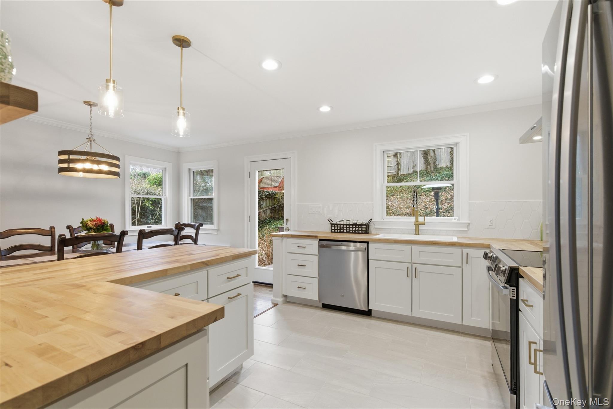 #8 photo, 319 Jefferson Street, সাফোক কাউন্টি Centerport , NY 11721