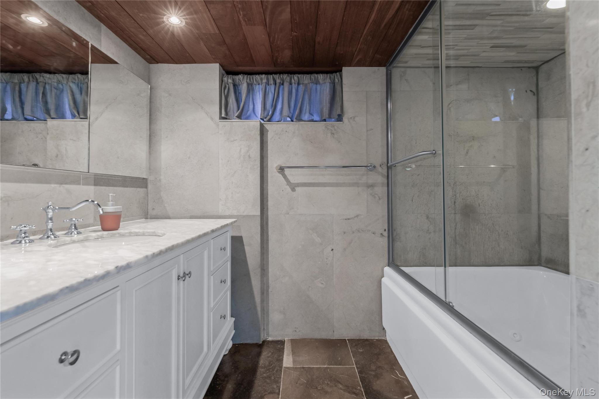 #18 photo, 64-72 84th Place, কুইন্‌স Middle Village , NY 11379