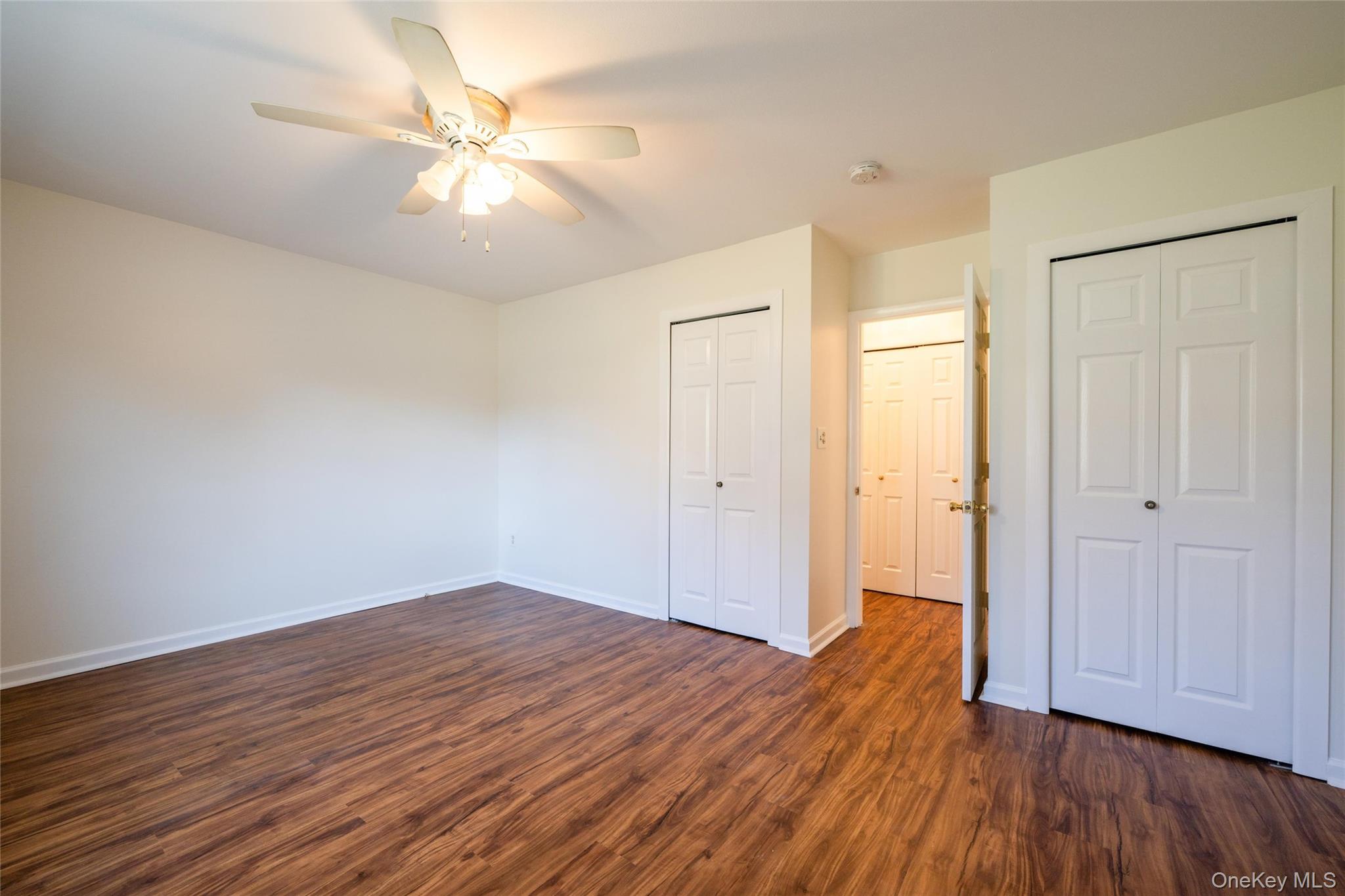 #10 photo, 460 Old Town Road, সাফোক কাউন্টি Port Jefferson Station , NY 11776