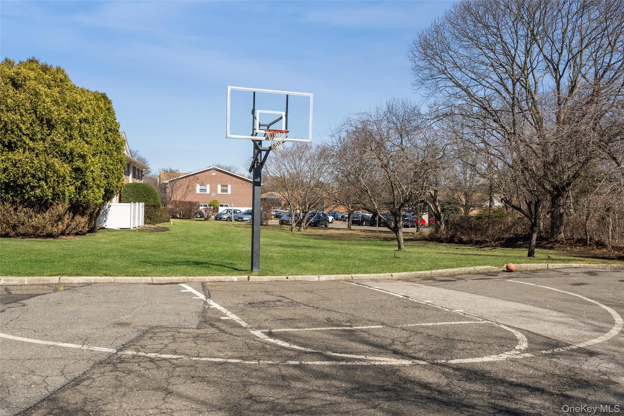 #17 photo, 460 Old Town Road, সাফোক কাউন্টি Port Jefferson Station , NY 11776