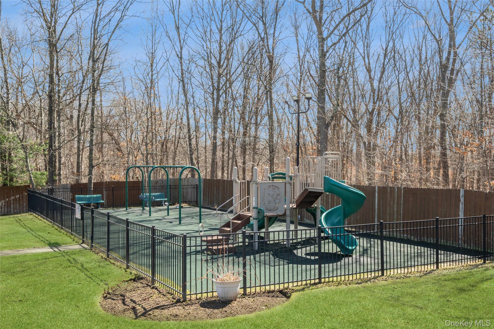 #20 photo, 460 Old Town Road, সাফোক কাউন্টি Port Jefferson Station , NY 11776