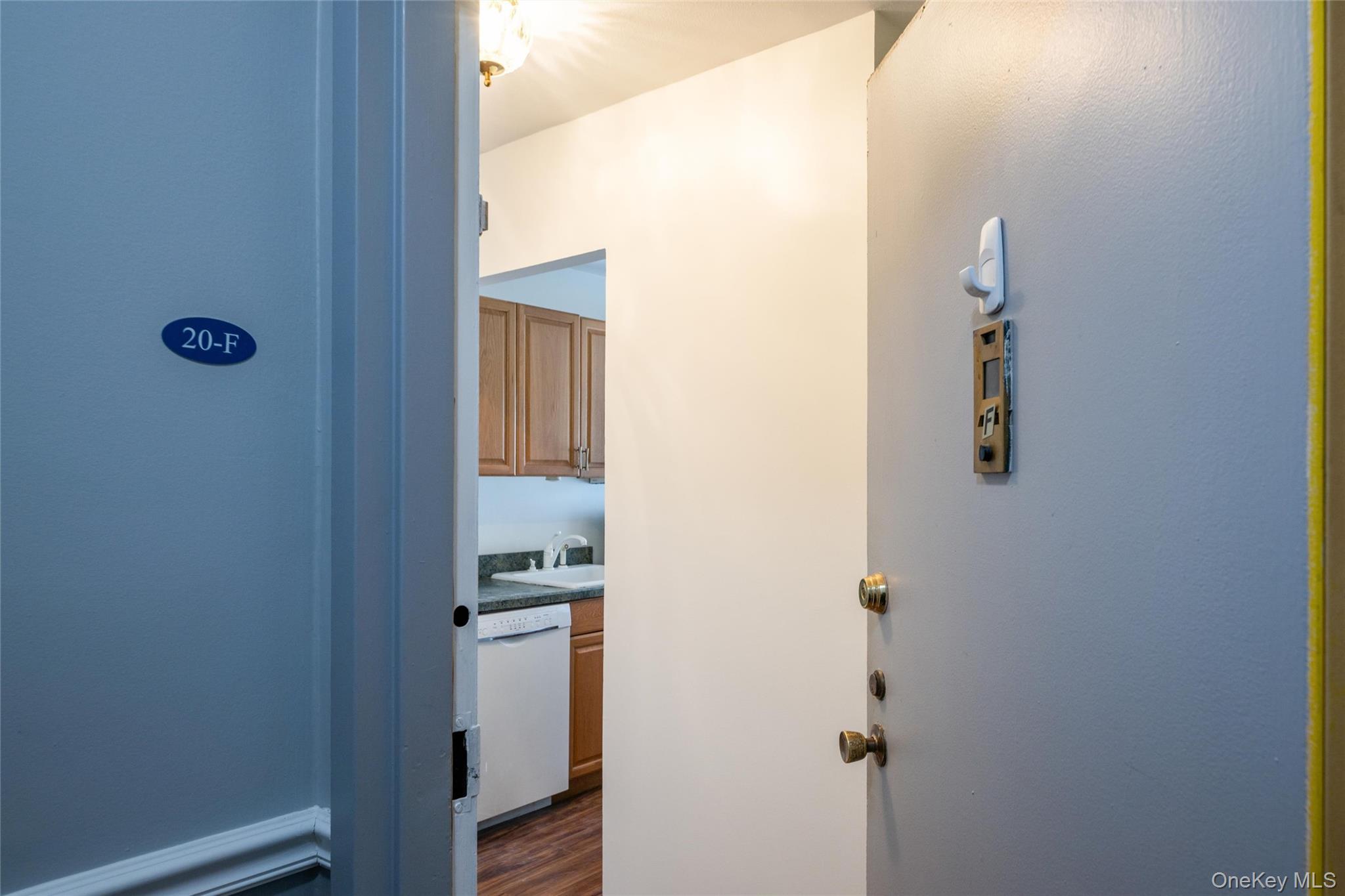 #4 photo, 460 Old Town Road, সাফোক কাউন্টি Port Jefferson Station , NY 11776