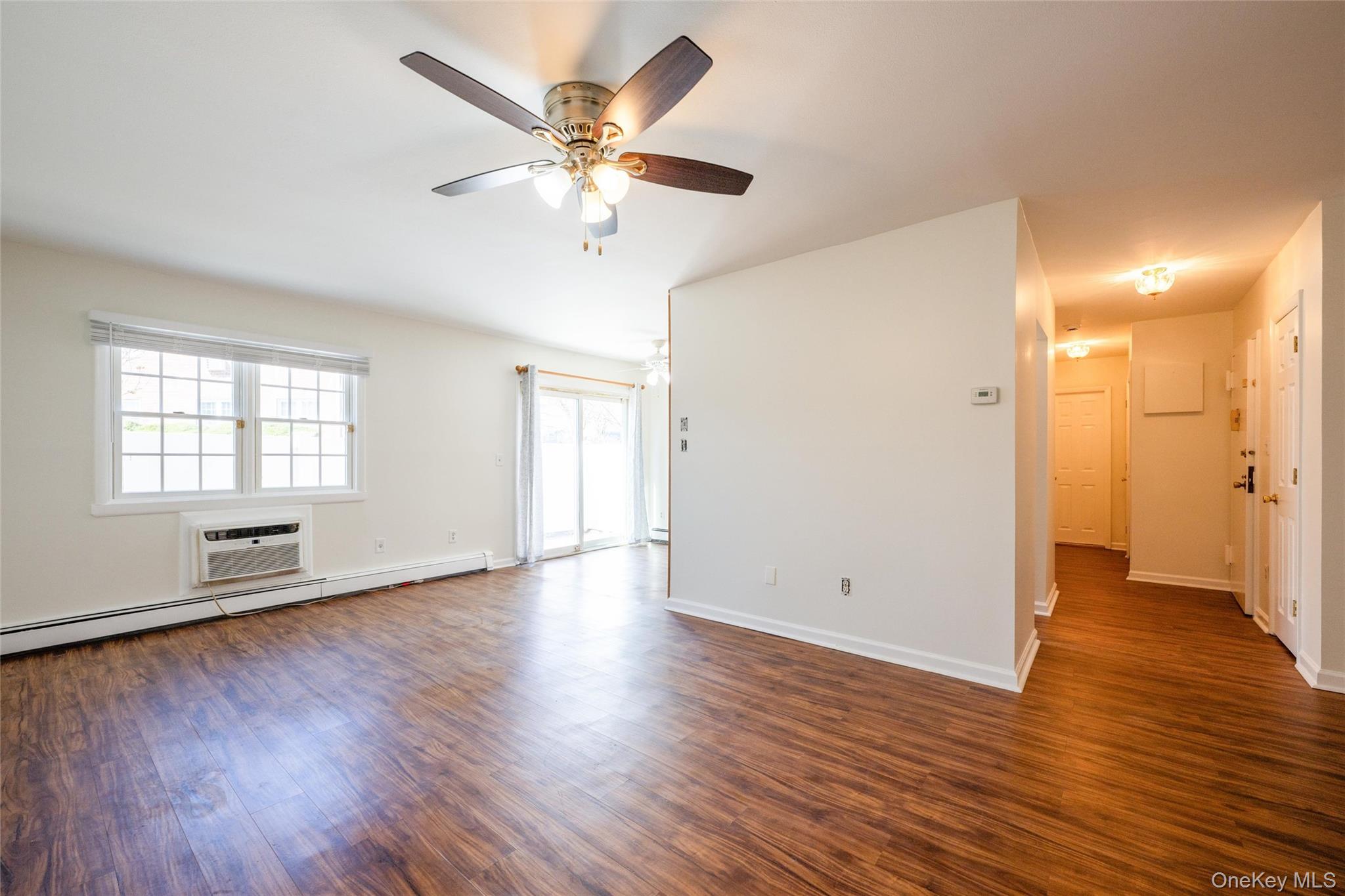 #9 photo, 460 Old Town Road, সাফোক কাউন্টি Port Jefferson Station , NY 11776