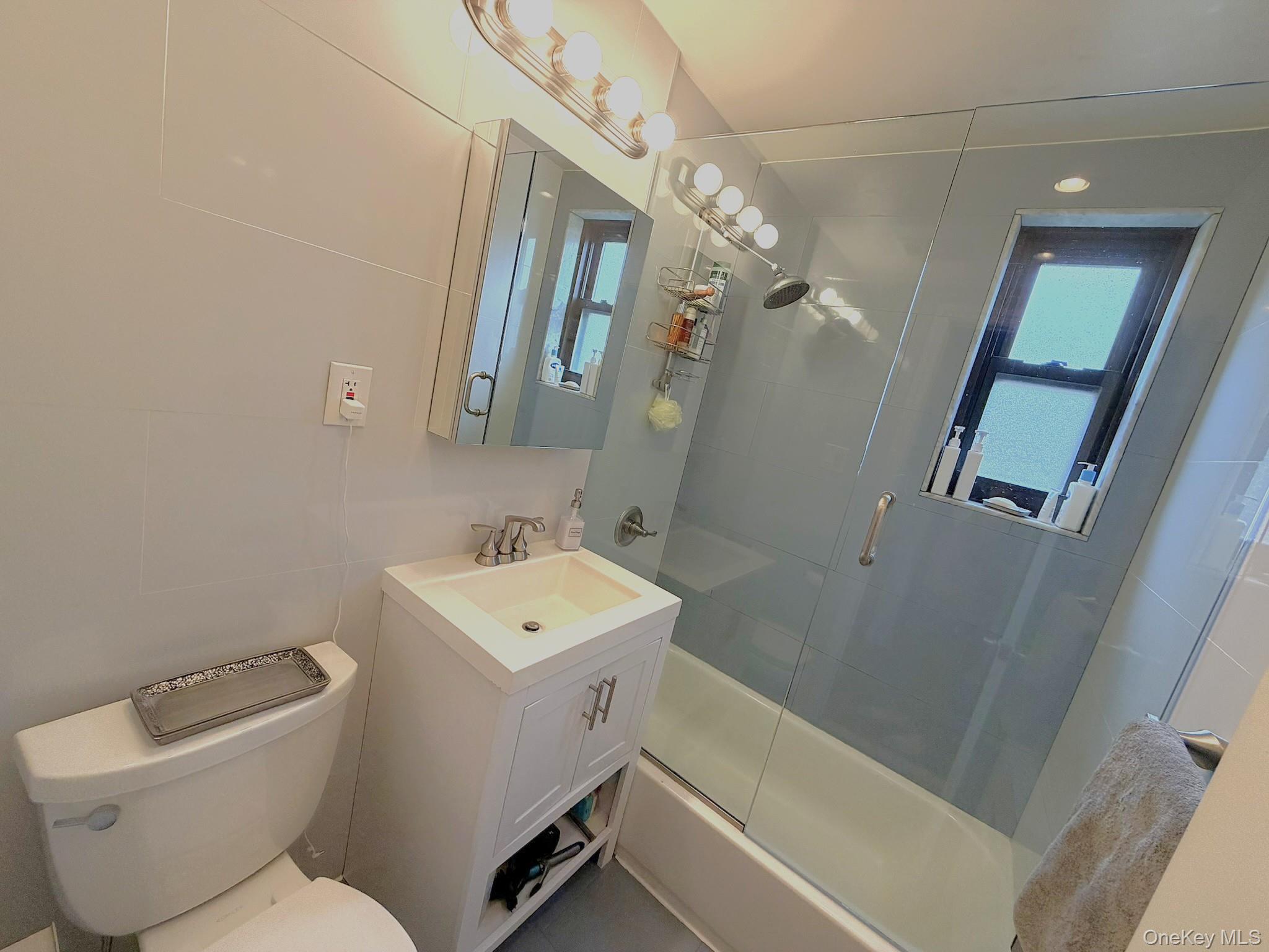 #12 photo, 245-17 62nd Avenue, কুইন্‌স Douglaston , NY 11362