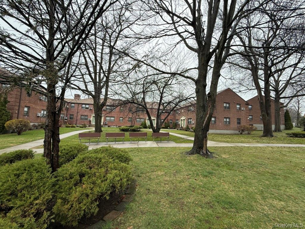 #13 photo, 245-17 62nd Avenue, কুইন্‌স Douglaston , NY 11362