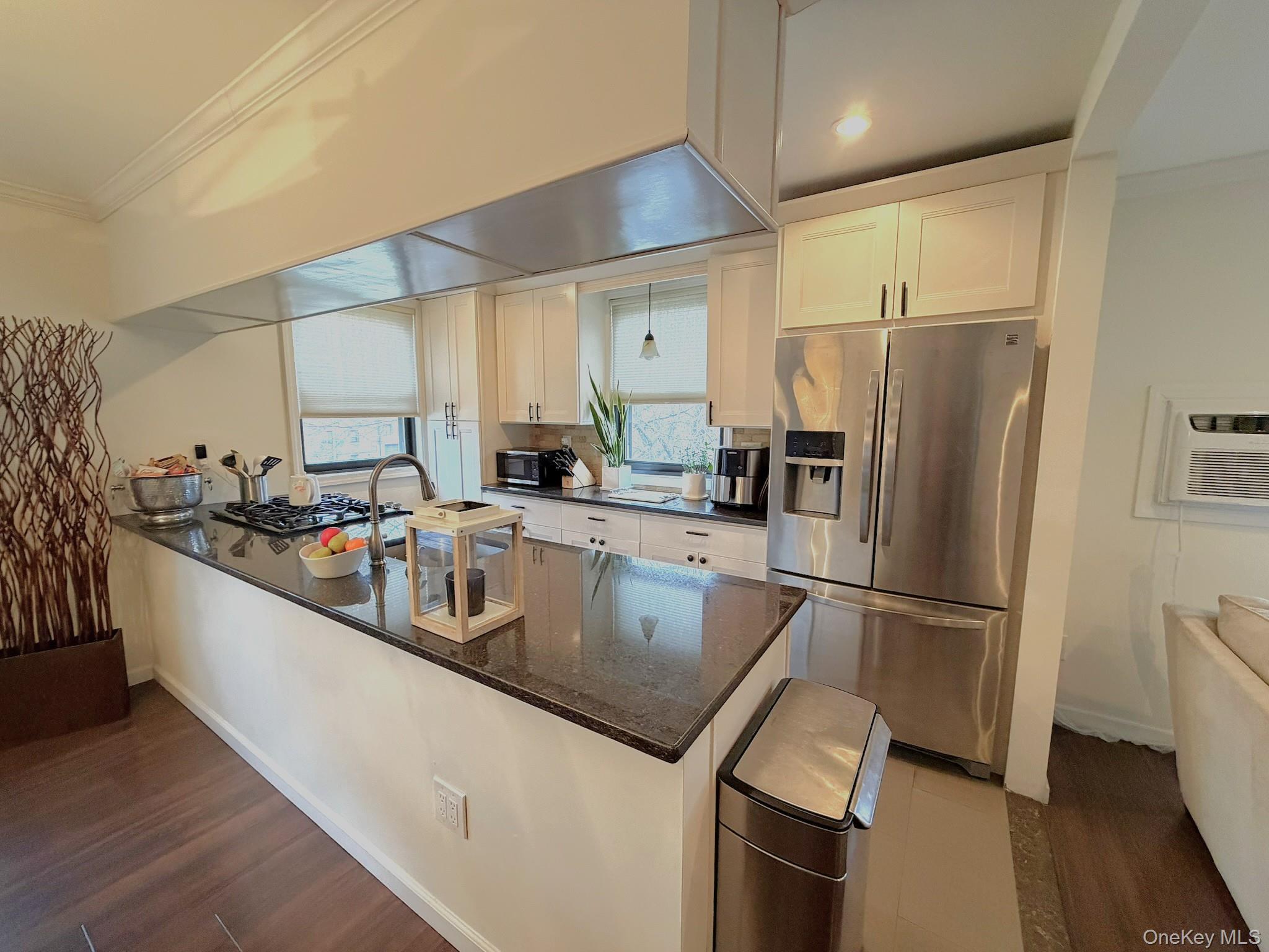 #7 photo, 245-17 62nd Avenue, কুইন্‌স Douglaston , NY 11362