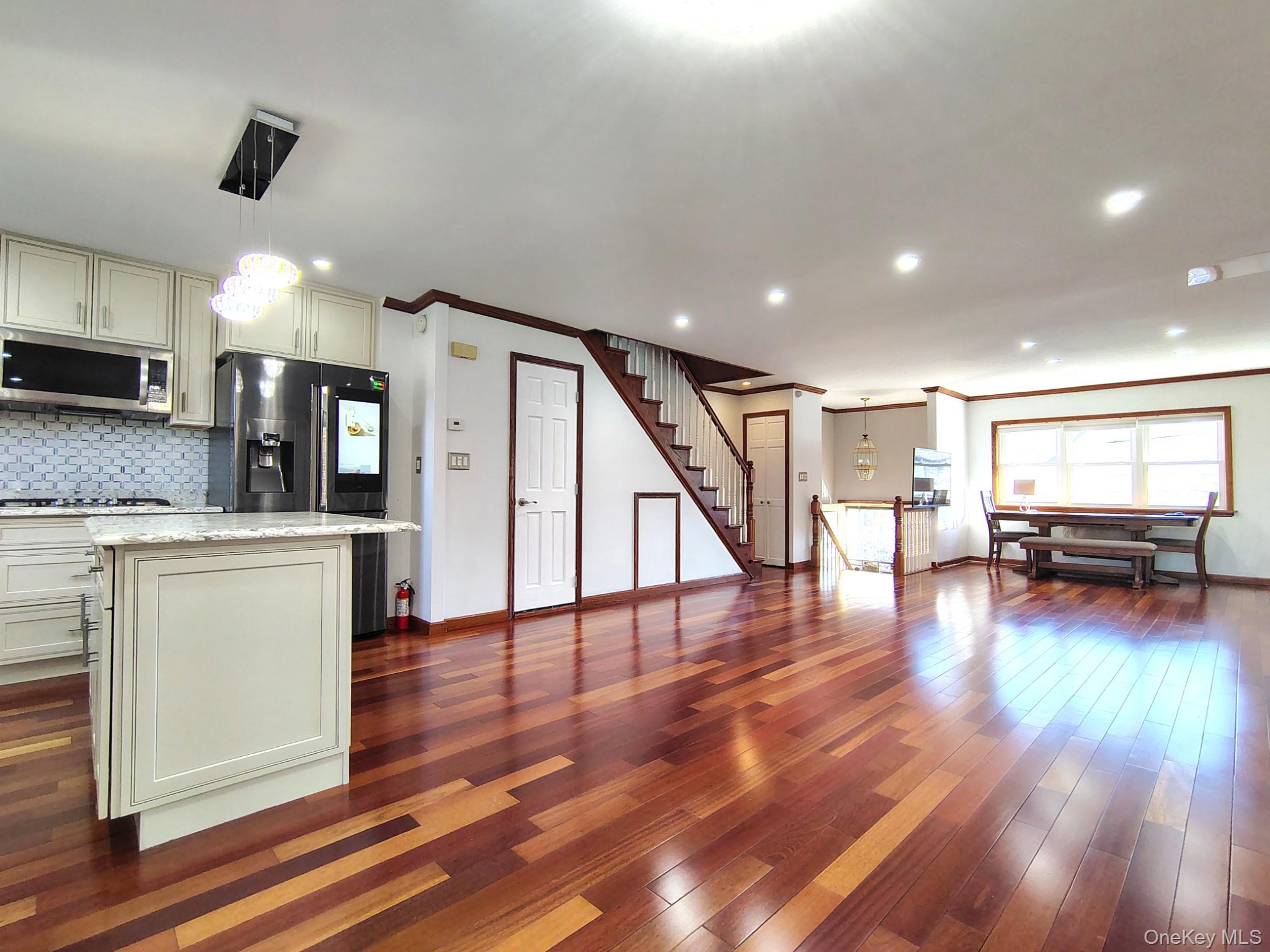 #6 photo, 120-19 Ketch Court, কুইন্‌স College Point , NY 11356