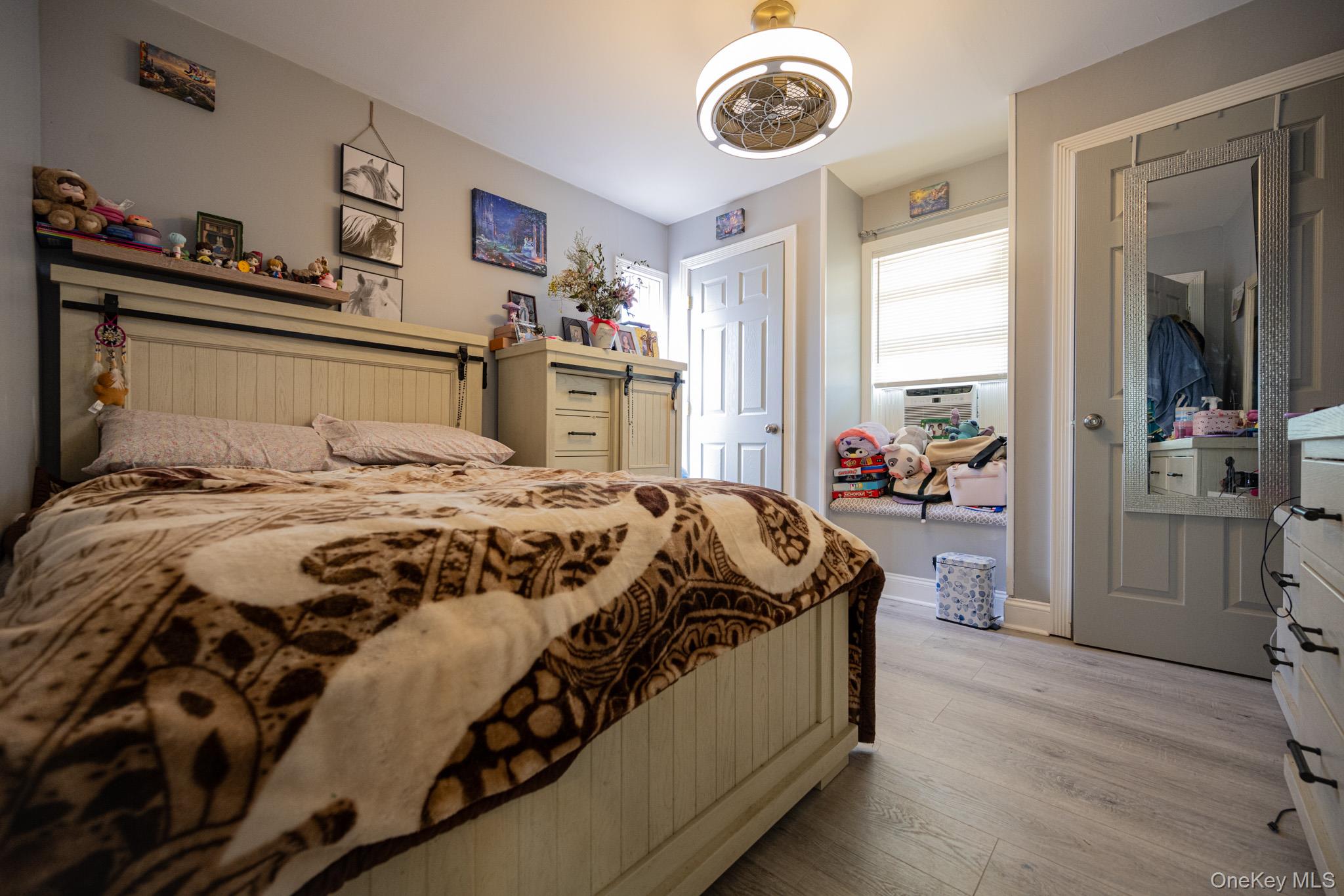 #9 photo, 13 E Walnut Street, সাফোক কাউন্টি Central Islip , NY 11722